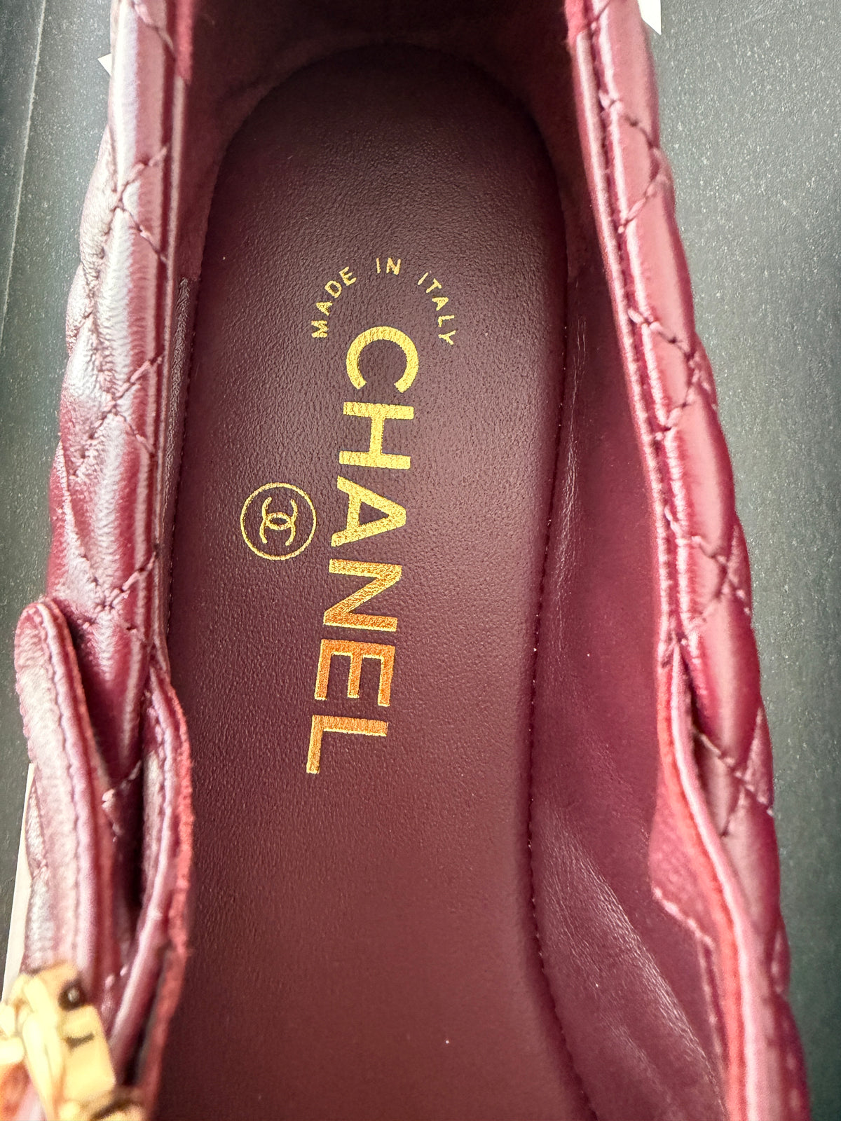 CHANEL CC LOGO BURGUNDY LEATHER MARYJANE BALLET BALLERINA FLATS SHOES GOLD BUCKLE QUILTED BLACK CAP TOE