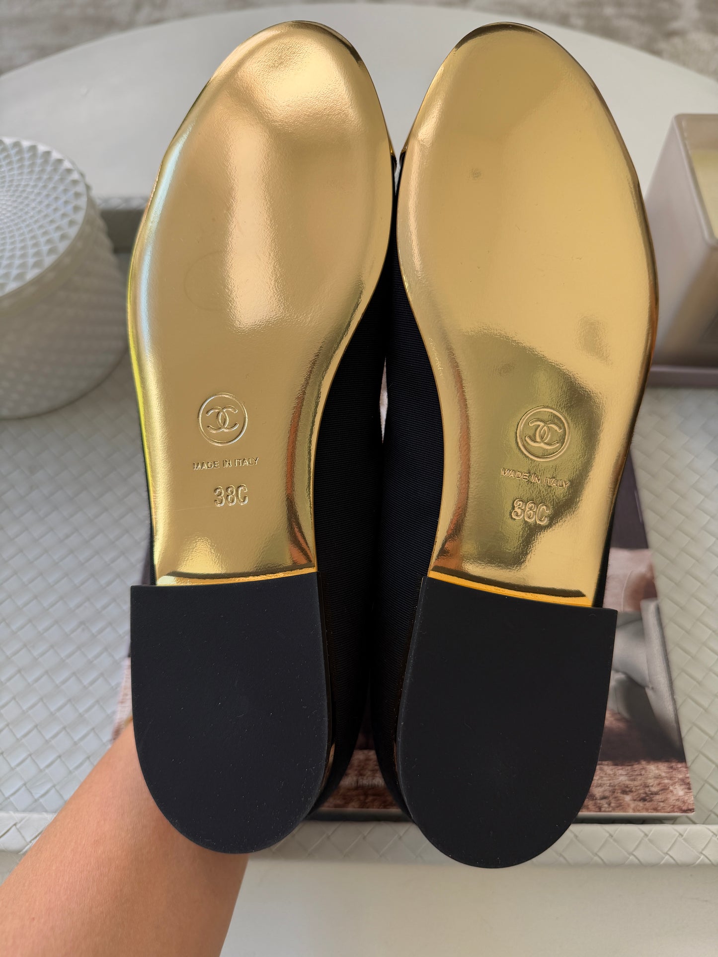 CHANEL GOLD METALLIC GROSGRAIN CC LOGO CAPTOE BLACK FABRIC BALLET FLATS SHOES