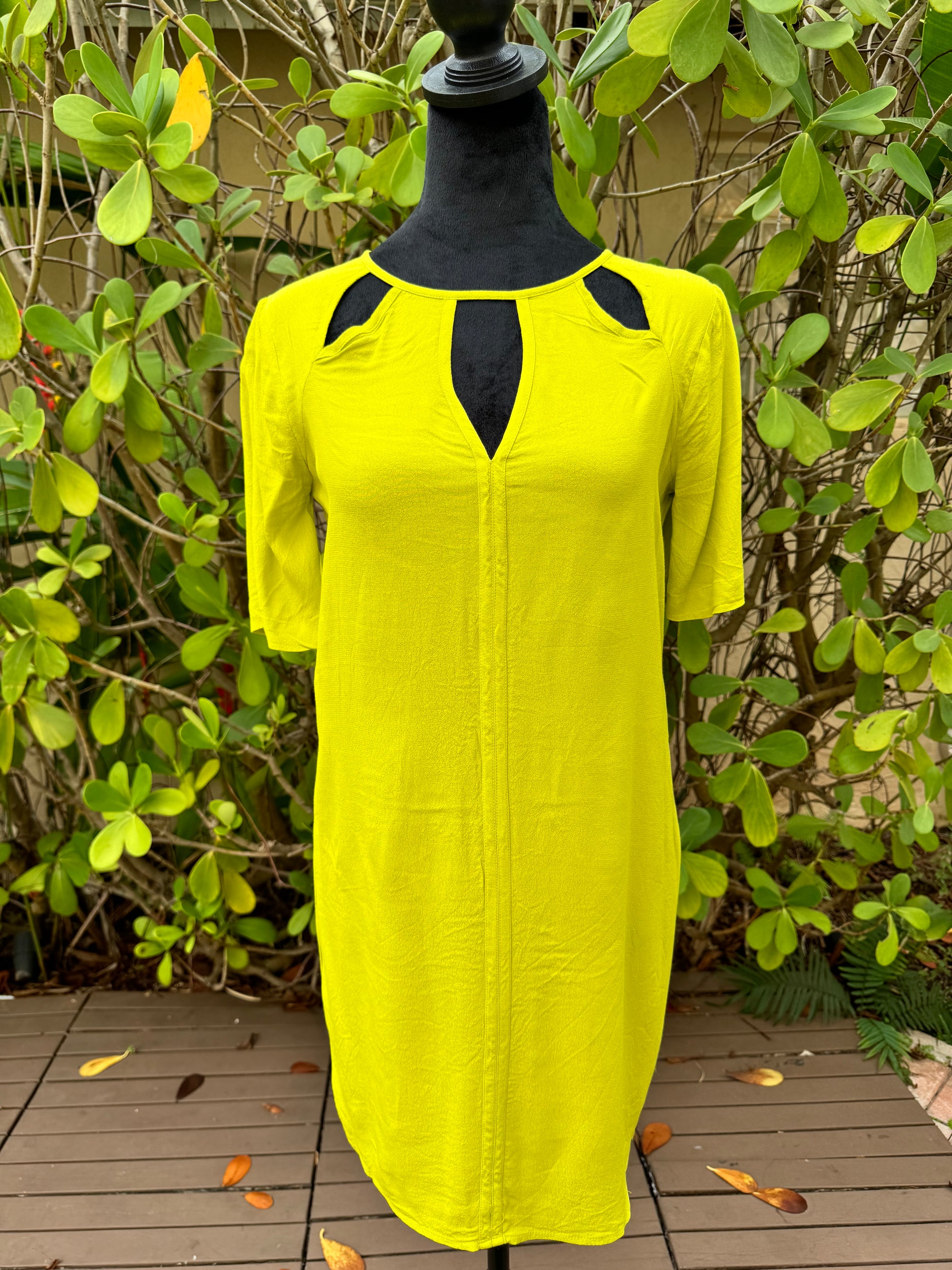 bcbg maxazria dress BCBGMaxazria Rosetta Lemongrass Green Half Sleeve Cut Out Shift Dress – Miami Lux Boutique