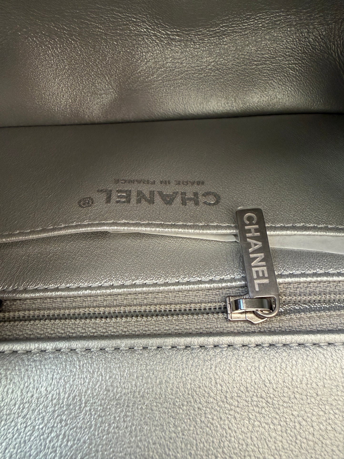 2021A CHANEL MINI REISSUE 2.55 METALLIC SILVER GOATSKIN LEATHER FLAP LEATHER BAG CHAIN CROSS BODY