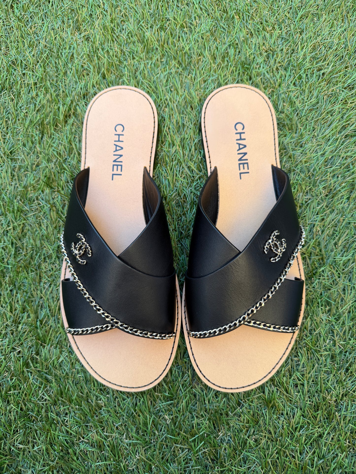 CHANEL GOLD CHAIN CC LOGO BLACK LEATHER FLAT SHOES FLIP FLOP SANDALS MULES