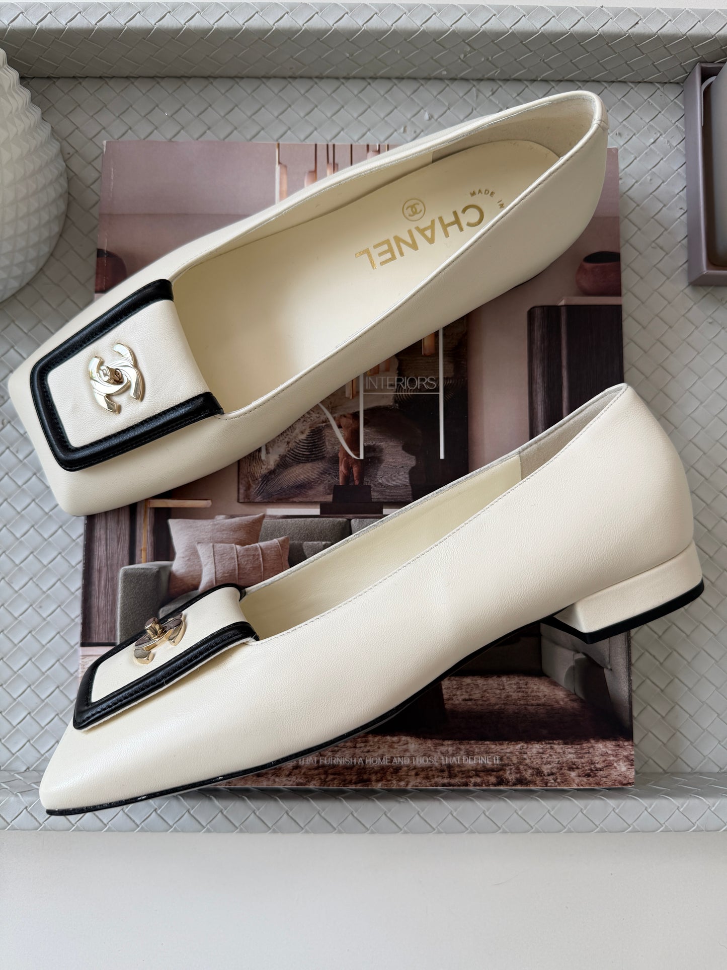 Chanel SS 26 Blazy Ivory Lambskin Square Toe CC Logo Turn-lock Ballet Flats