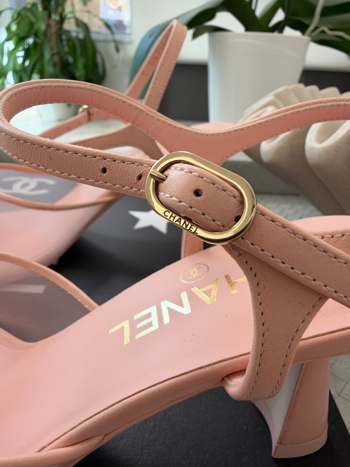 CHANEL 26 BLAZY LIGHT PINK MESH LAMBSKIN OPEN TOE CC LOGO SANDALS HEELS SHOES