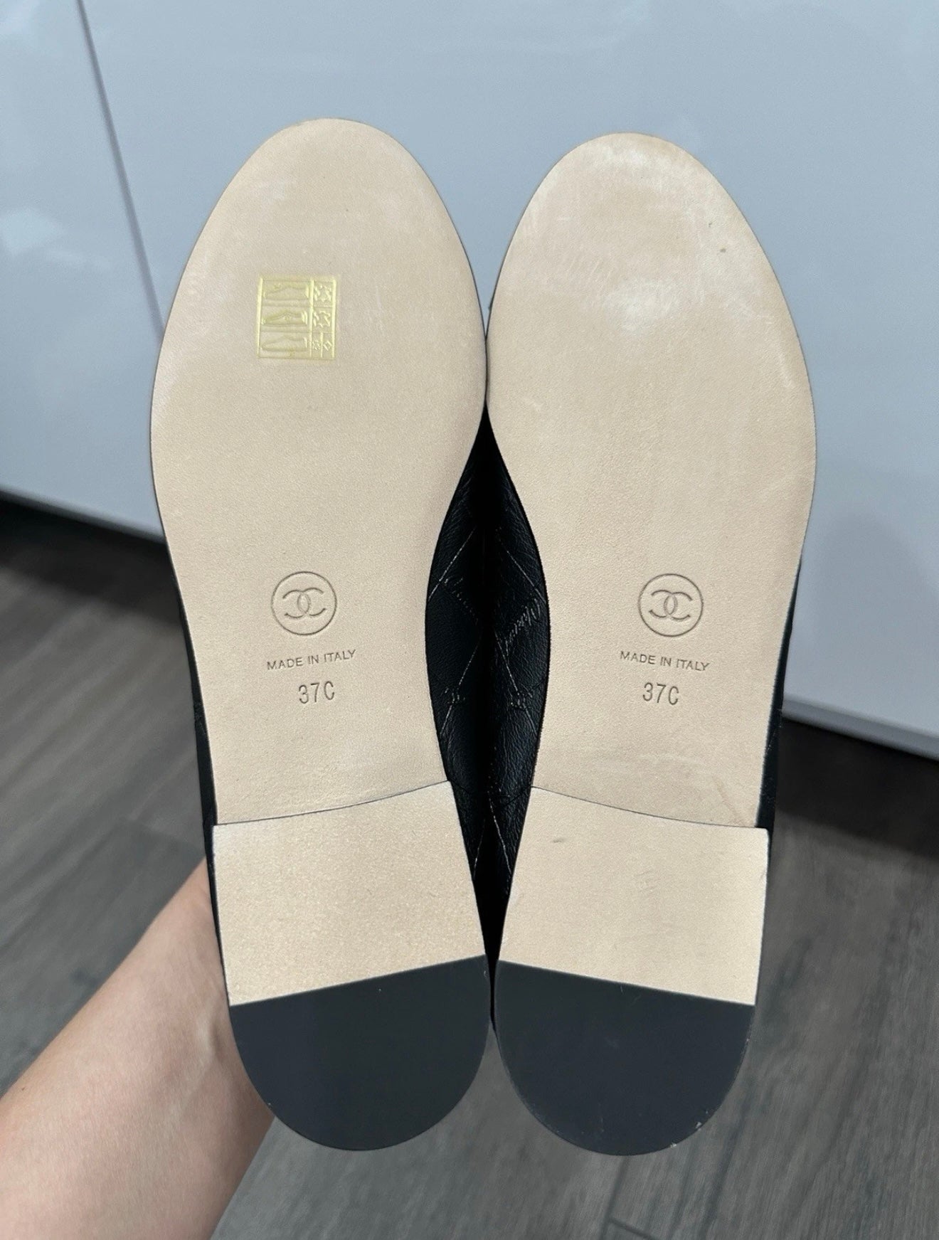 CHANEL CC LOGO STAMPED EMBOSSED BLACK LEATHER PATENT CAP TOE BALLET BALLERINA FLATS SHOES