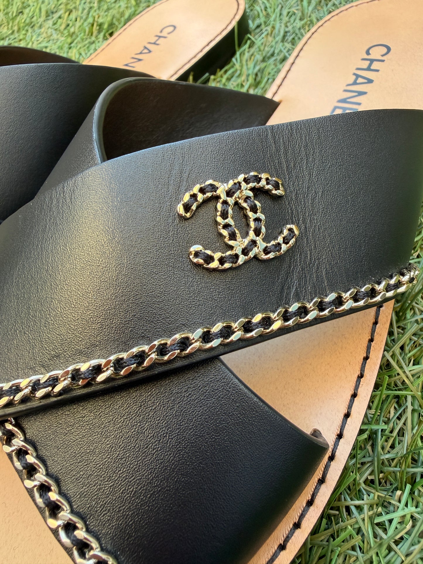 CHANEL GOLD CHAIN CC LOGO BLACK LEATHER FLAT SHOES FLIP FLOP SANDALS MULES
