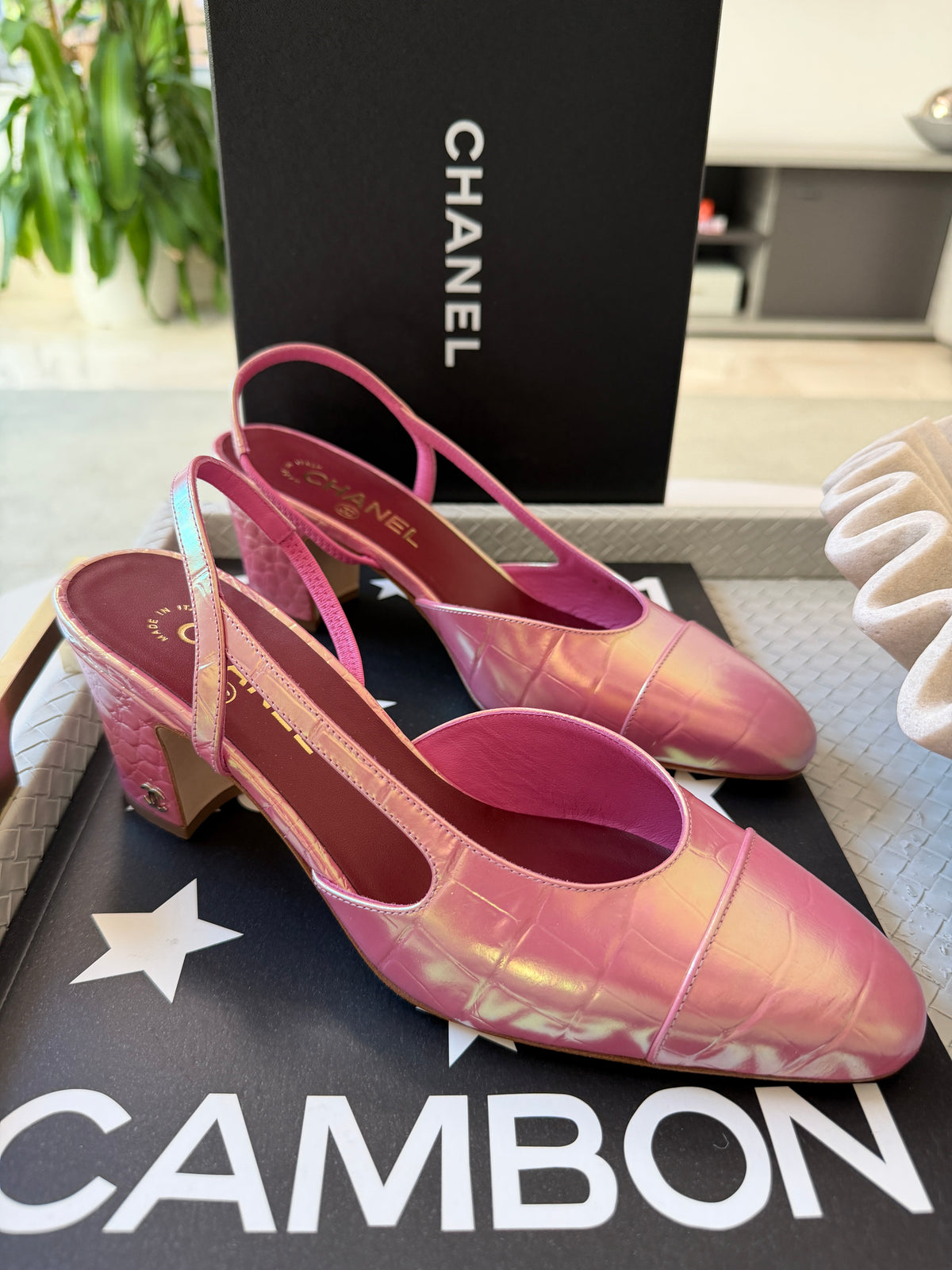 Chanel 26K Sling Crocodile Croc Embossed Patent Slingbacks Iridescent Pink Pumps