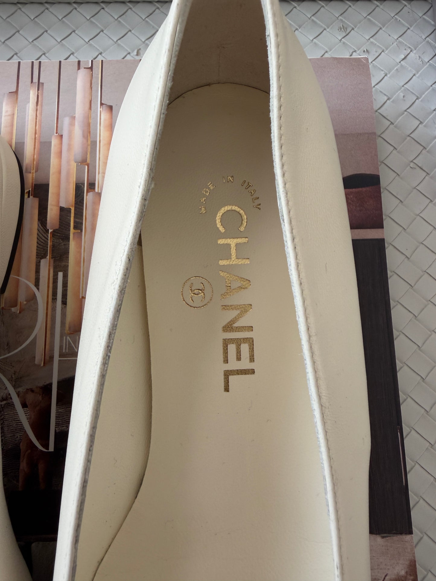 Chanel SS 26 Blazy Ivory Lambskin Square Toe CC Logo Turn-lock Ballet Flats