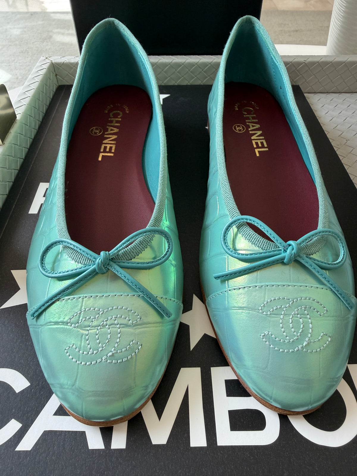 Chanel Green Vert Crocodile Croc Embossed Iridescent Cap Toe Ballet Ballerina Flats