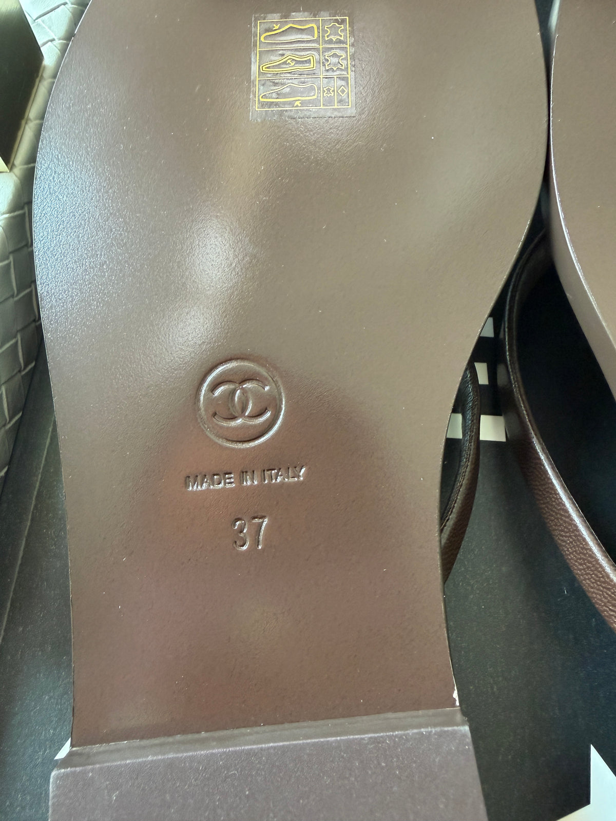 Chanel 2026 MÉTIERS D’ART Brown Leather Gold CC Logo Flip Flops Slides Flat Sandals Thongs 26A