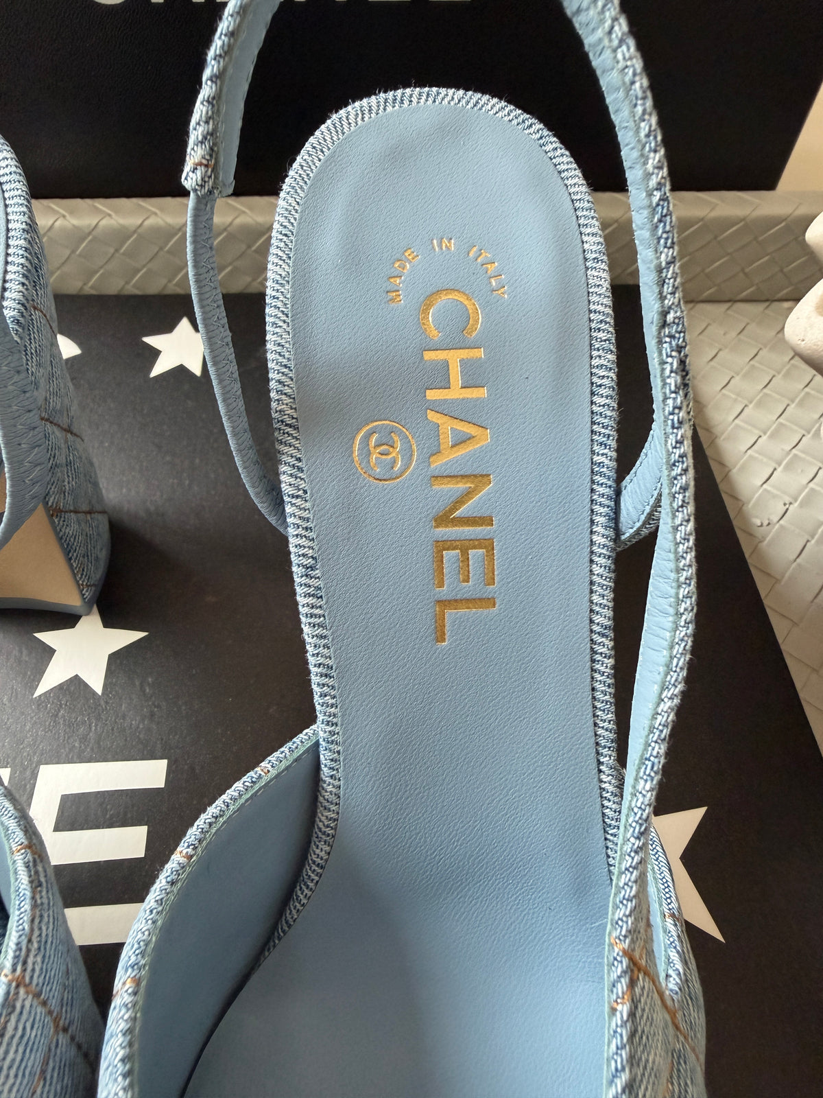 Chanel 26B CC Logo Light Blue Quilted Denim Jean Slingback Pumps Chunky 90mm Heel