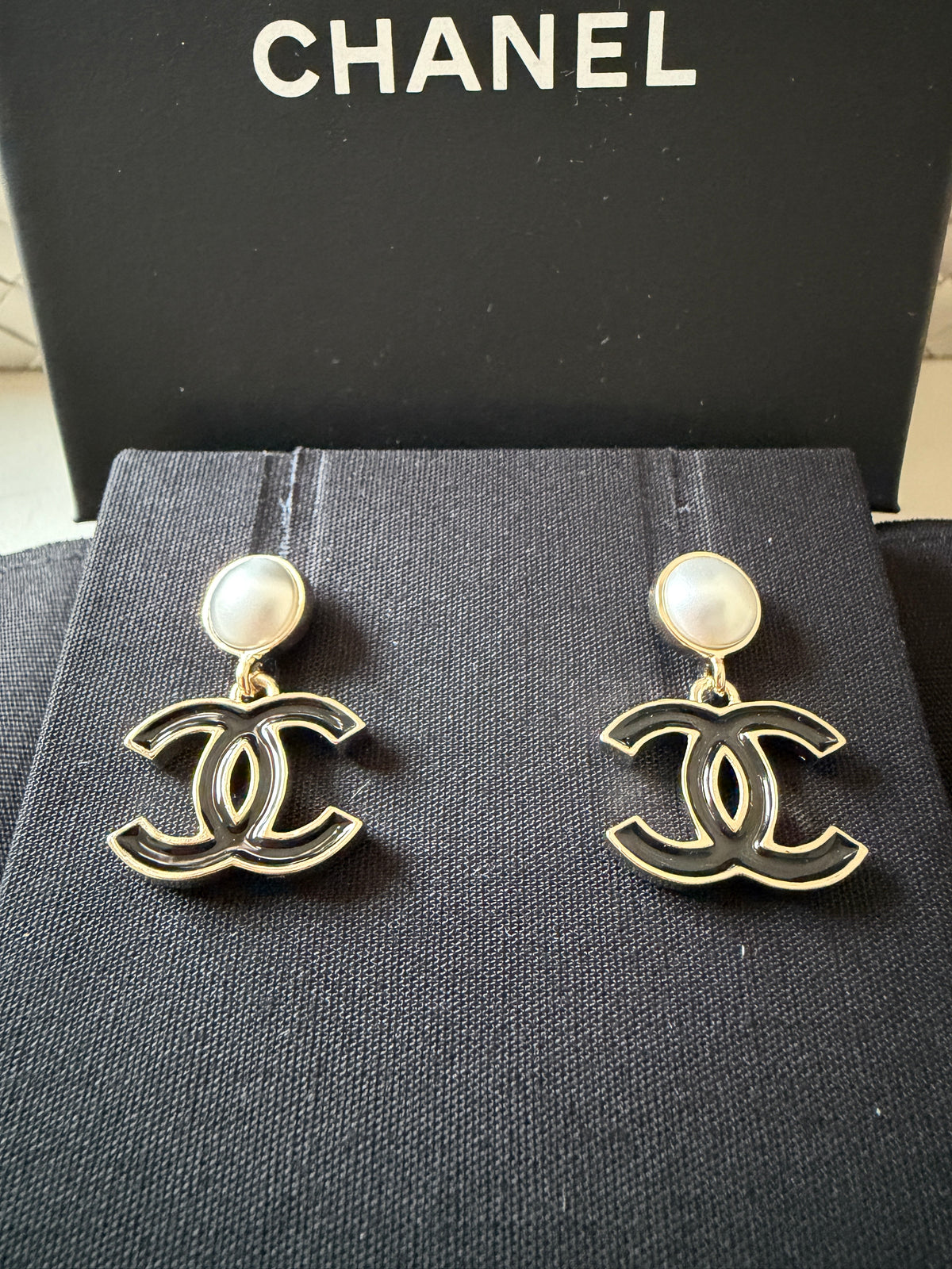 Chanel 26V CC Logo Black Metal Resin Gold Tone Stud White Pearl  Earrings Small