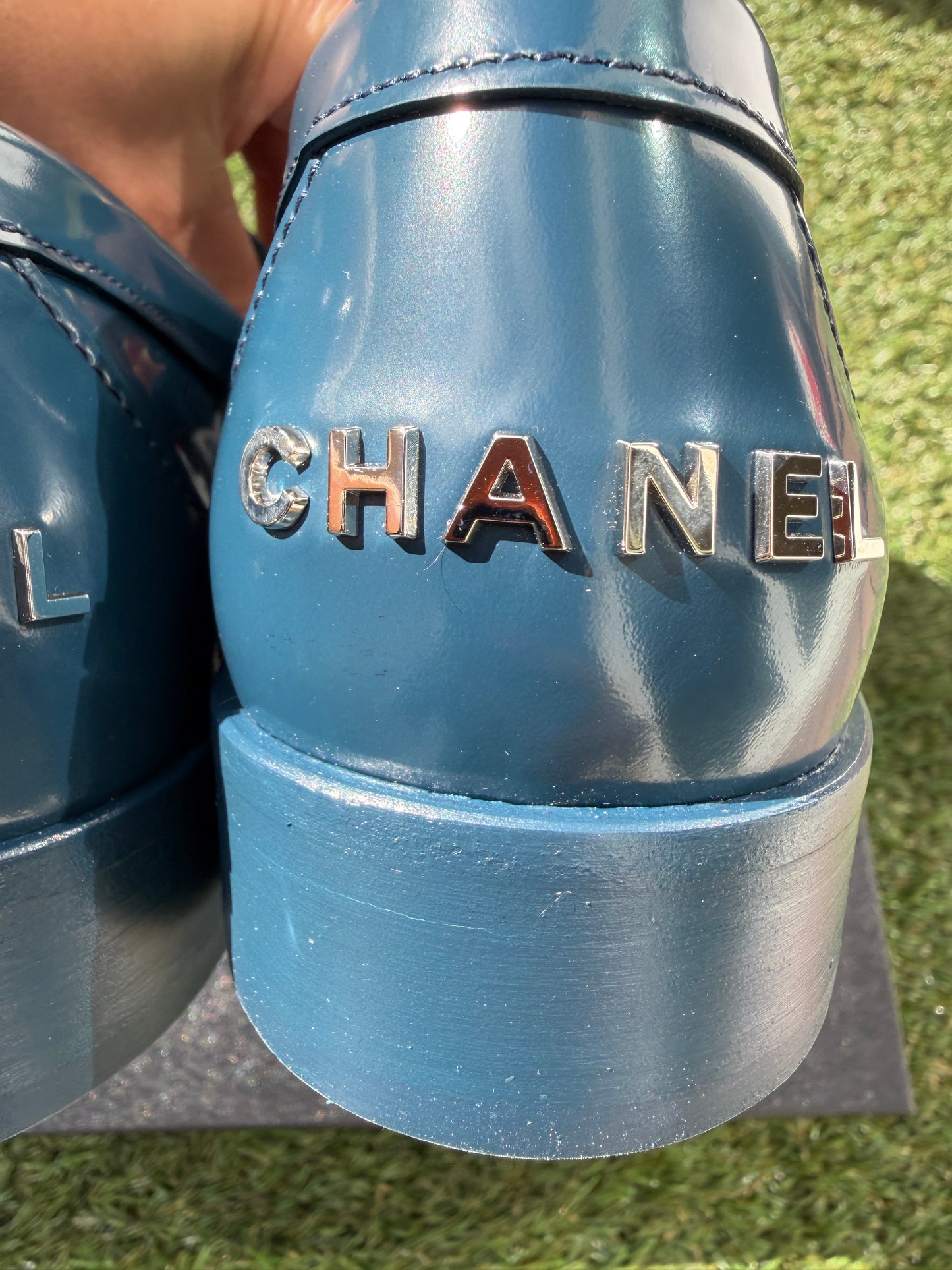 2023 CHANEL NAVY BLUE SHINY LEATHER SILVER LOGO LOAFERS OXFORD SHOES