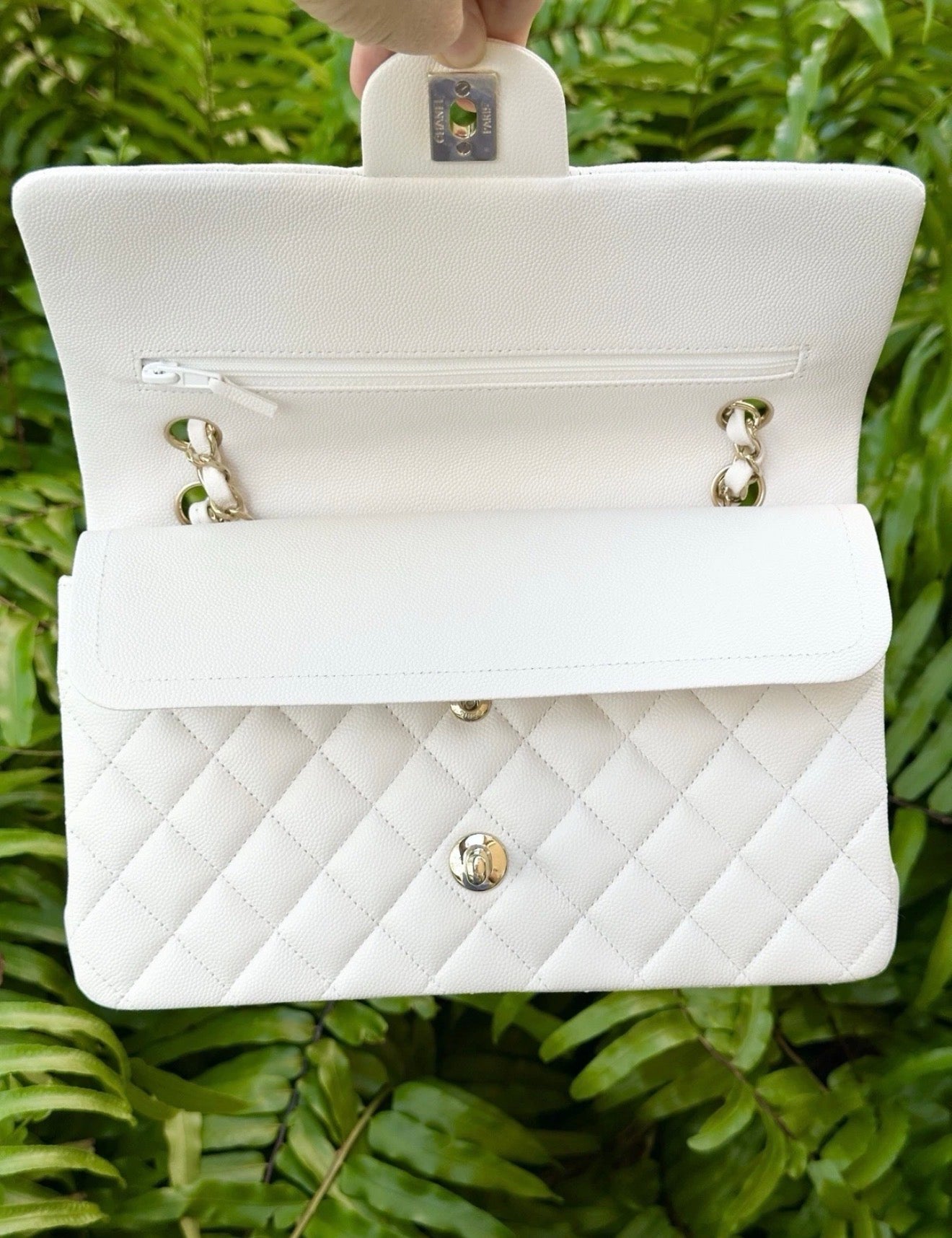 CHANEL WHITE CAVIAR LEATHER MEDIUM CLASSIC DOUBLE FLAP BAG LIGHT GOLD HARDWARE