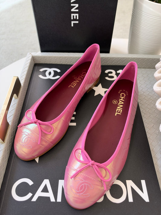 Chanel 26K Pink Crocodile Croc Embossed Iridescent Cap Toe Ballet Ballerina Flats