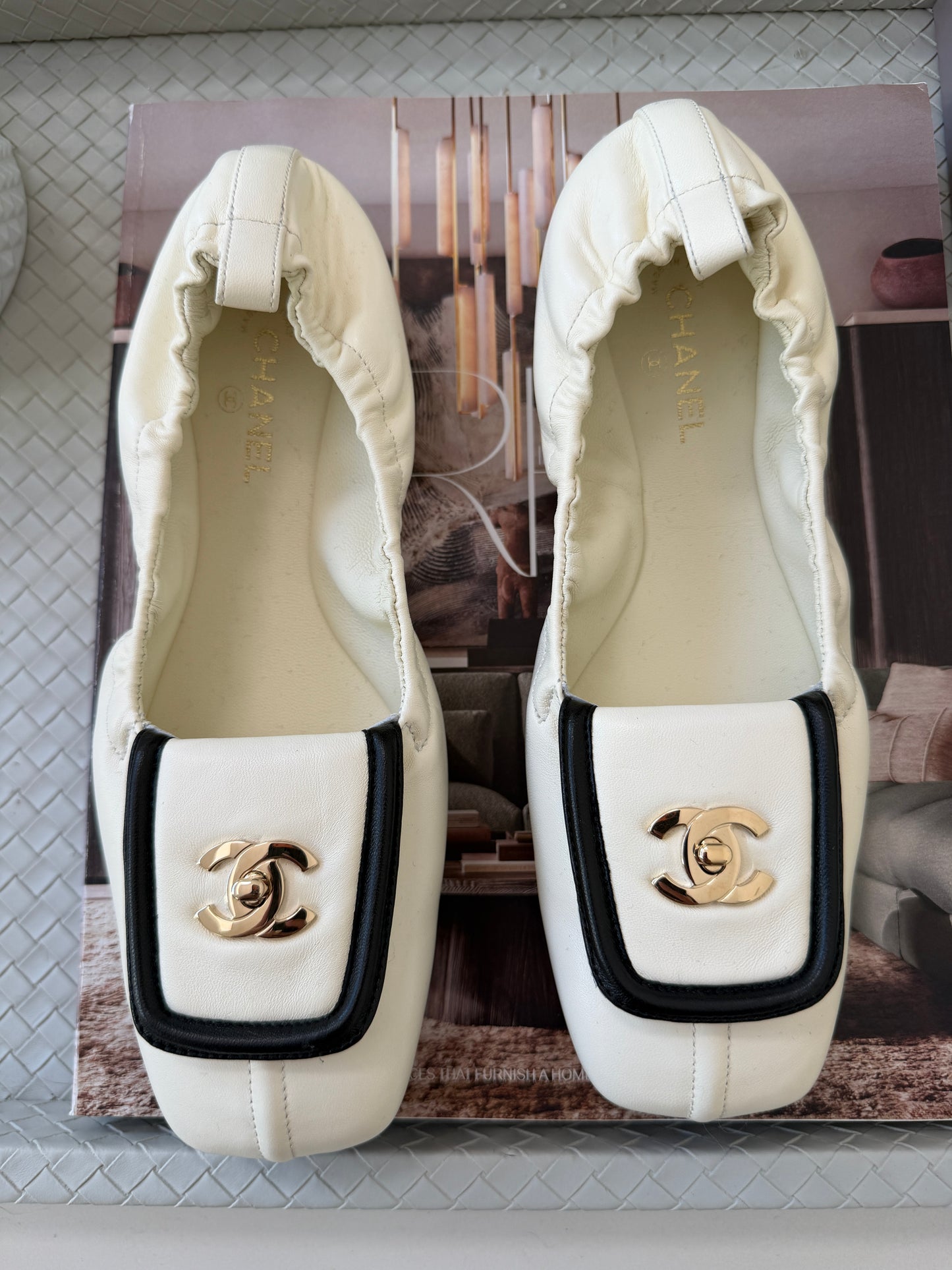 Chanel SS 26 Blazy Ivory Lambskin Square Toe CC Logo Turn-lock Crunchy Ballet Flats