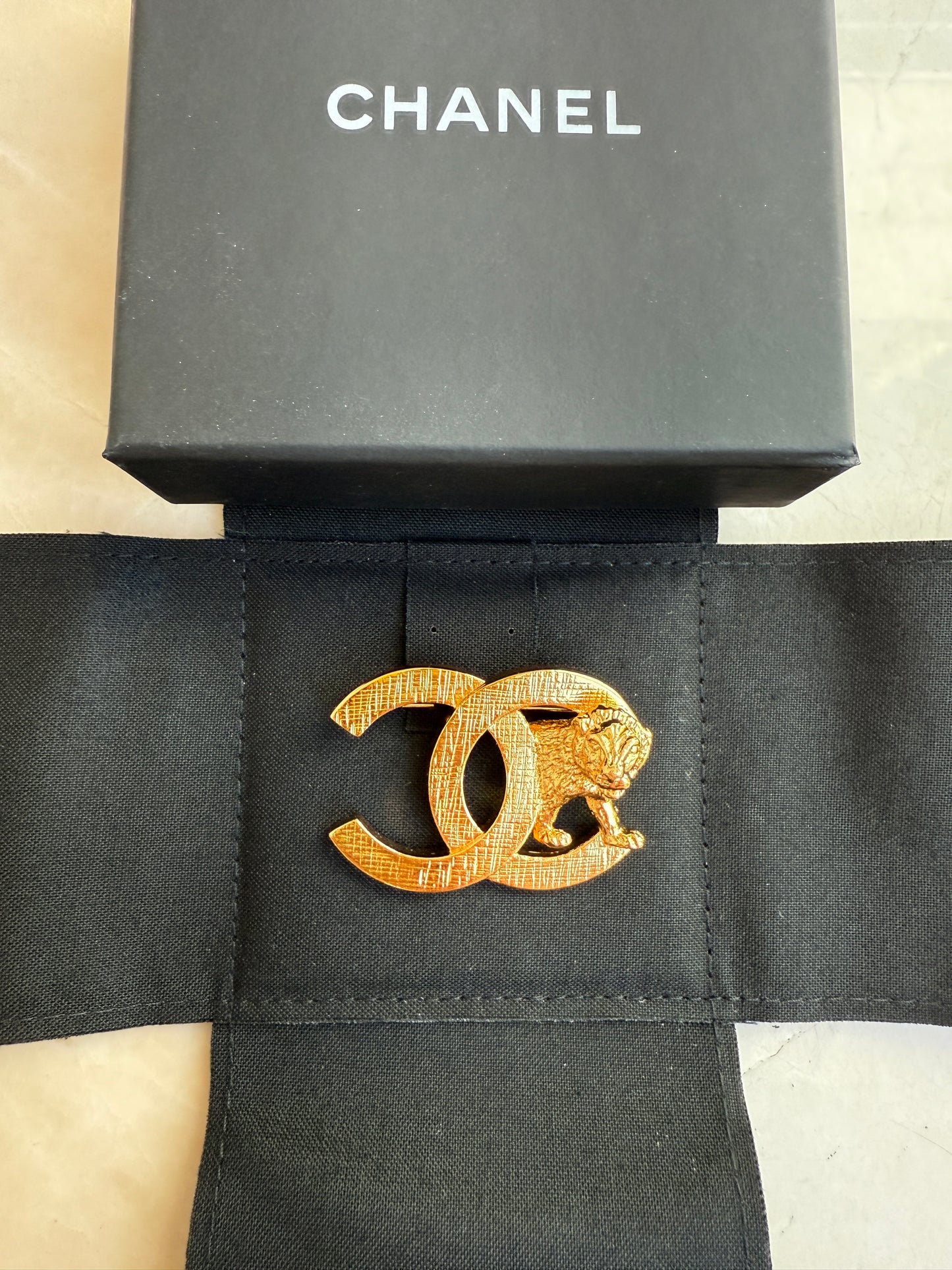 Chanel CC Gold Tone Golden Logo Lion Metal Classic Brooch 22A Pin