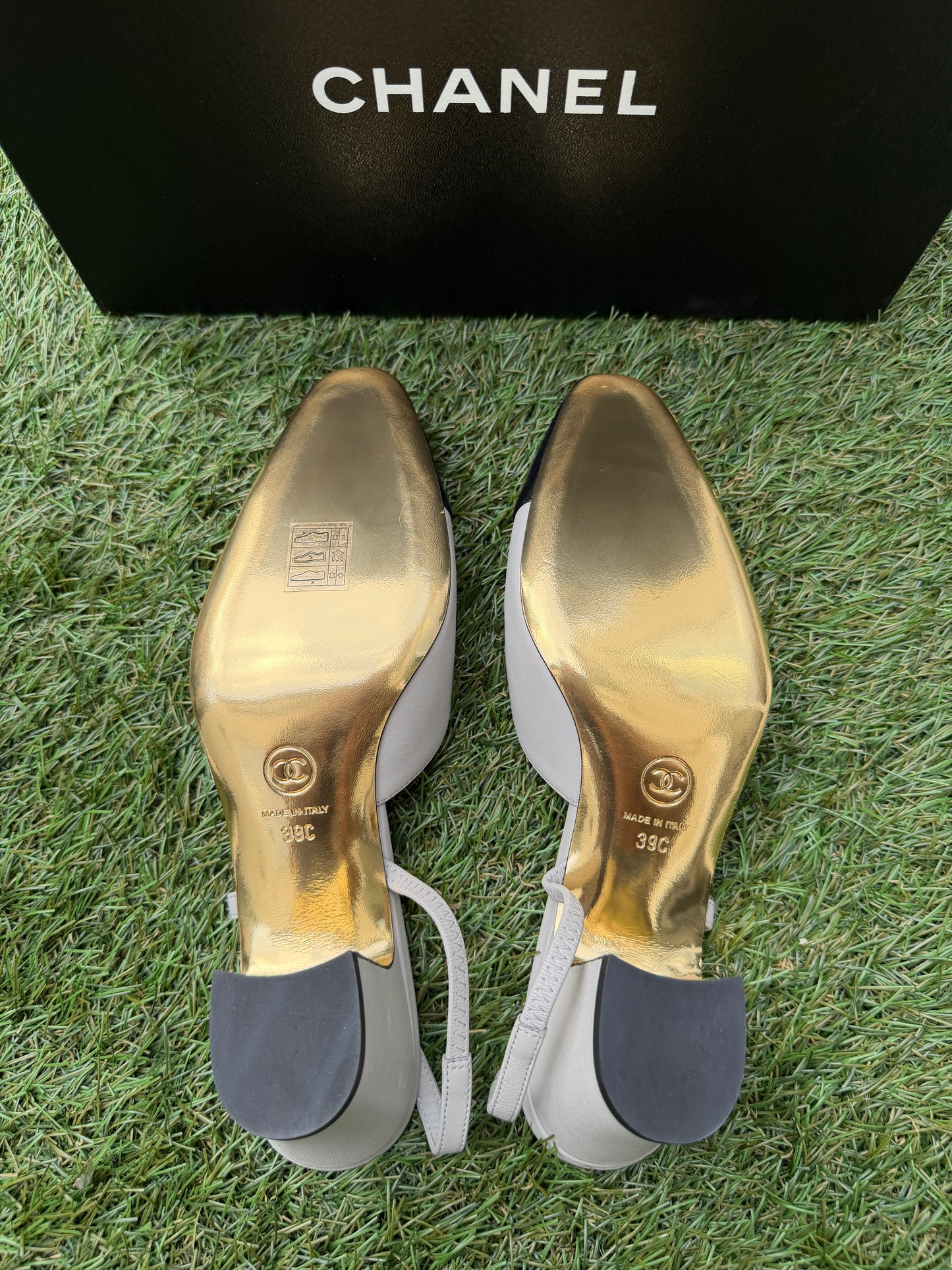 CHANEL CLASSIC LOGO LIGHT GRAY LEATHER SLINGBACK LOW HEEL SLINGBACKS CAP TOE