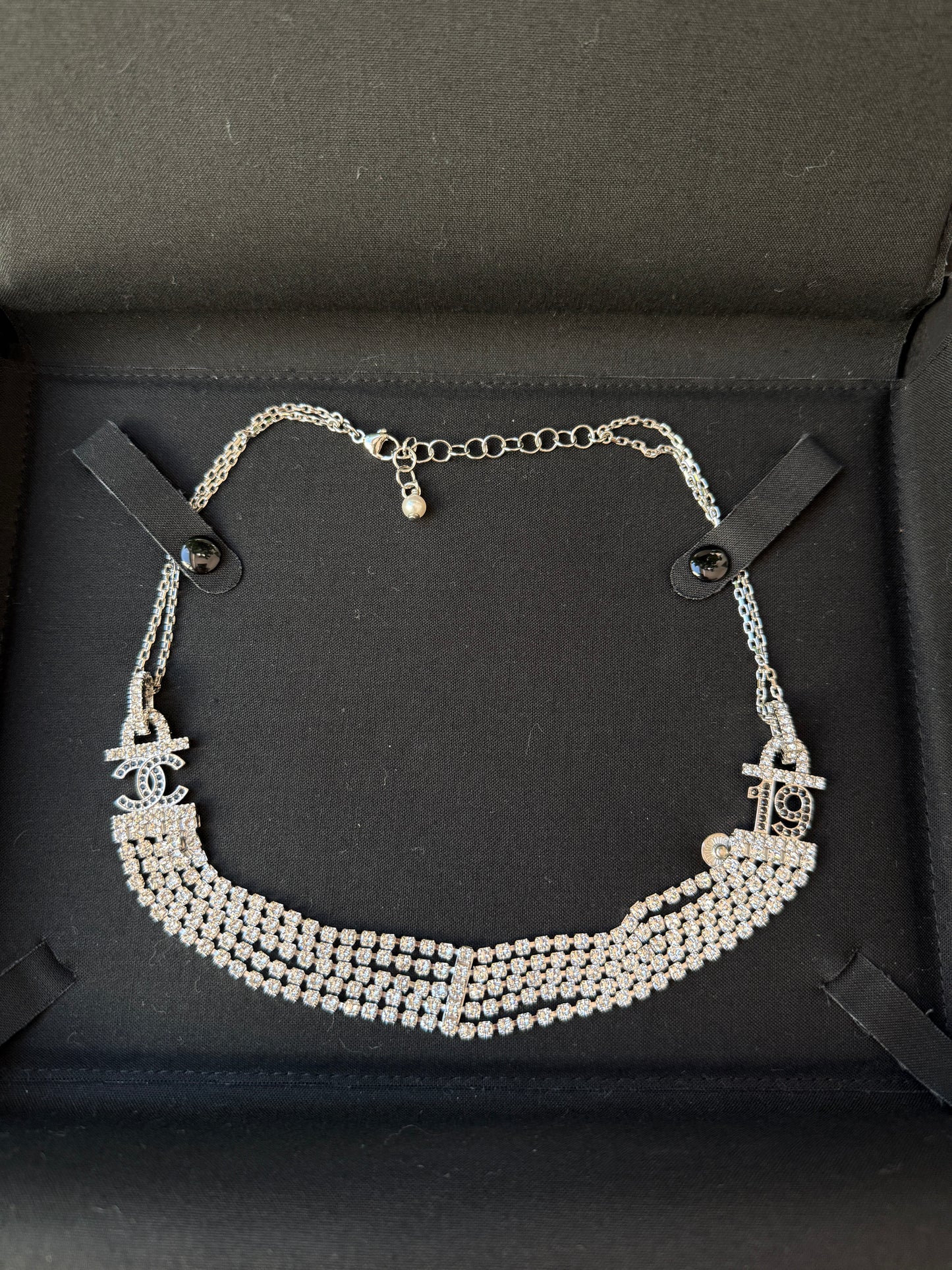 CHANEL 2022A SILVER TONE CC 19 LOGO WHITE AND BLACK CRYSTALS NECKLACE CHARM CHOCKER