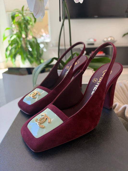 Chanel 26K Blazy Dark Burgundy Light Green Suede Patent Square Toe CC Slingback Sling Heel Pumps Heels