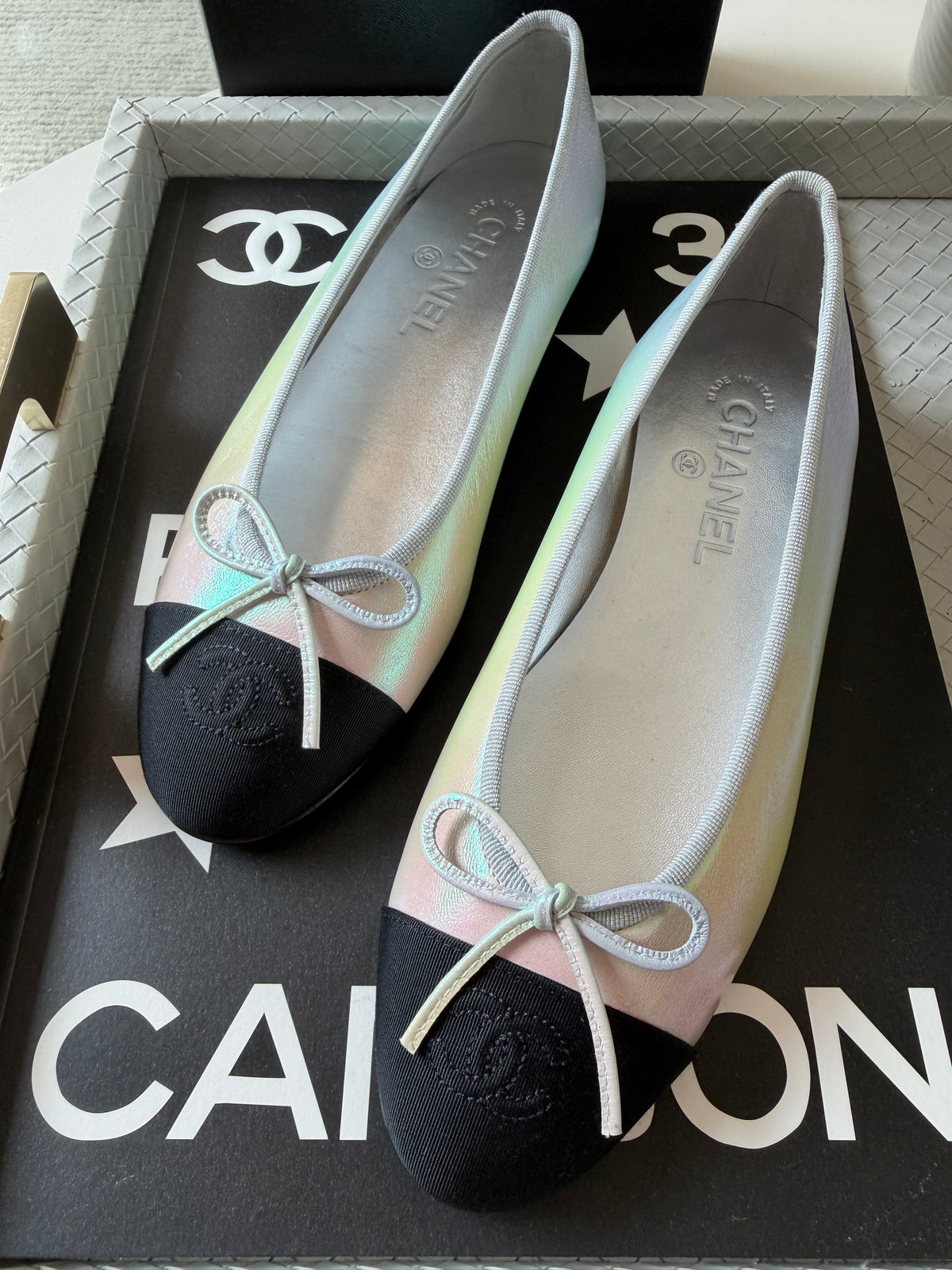 Chanel 26K Pearl White Silver Iridescent Black Cap Toe Ballet Ballerina Flats