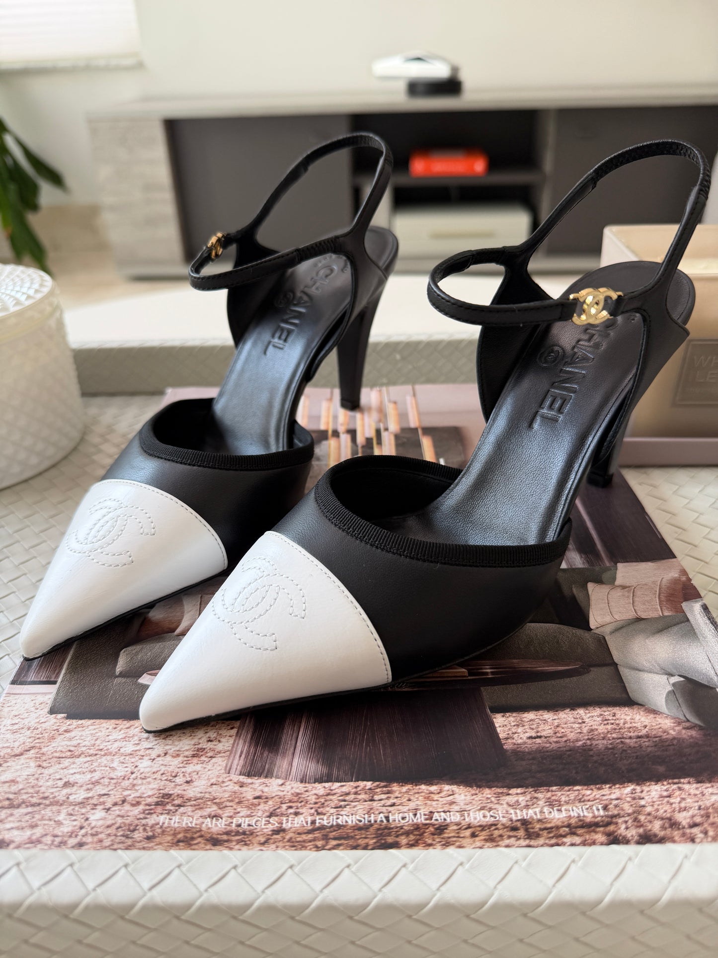 CHANEL SS 2026 BLAZY BLACK WHITE TOE LEATHER CC LOGO HEELS SHOES PUMPS SLINGBACKS