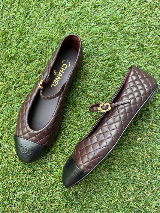2025 CHANEL CC LOGO BURGUNDY BROWN LEATHER MARYJANE BALLET BALLERINA FLATS SHOES GOLD BUCKLE QUILTED CAP TOE