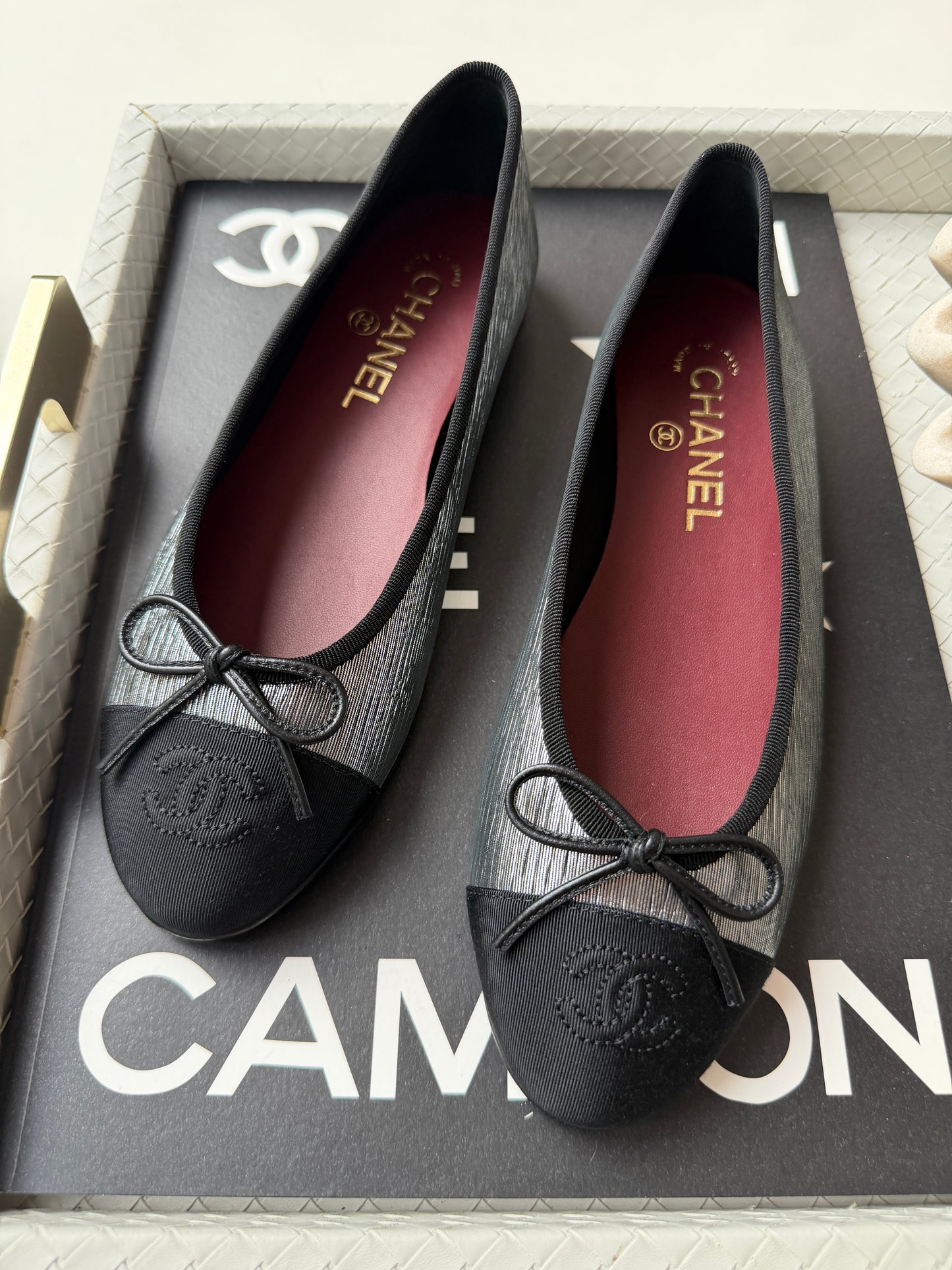 CHANEL SILVER BLACK GROSGRAIN CC LOGO CAP TOE 2026 BALLERINA BALLET FLATS