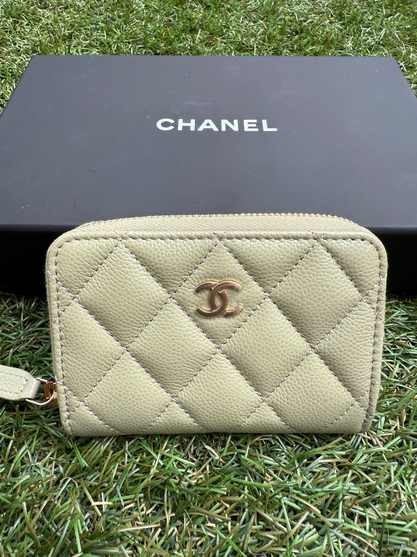 Chanel 25 Classic Zipped Zip Coin Purse Caviar Leather Khaki Green Wallet