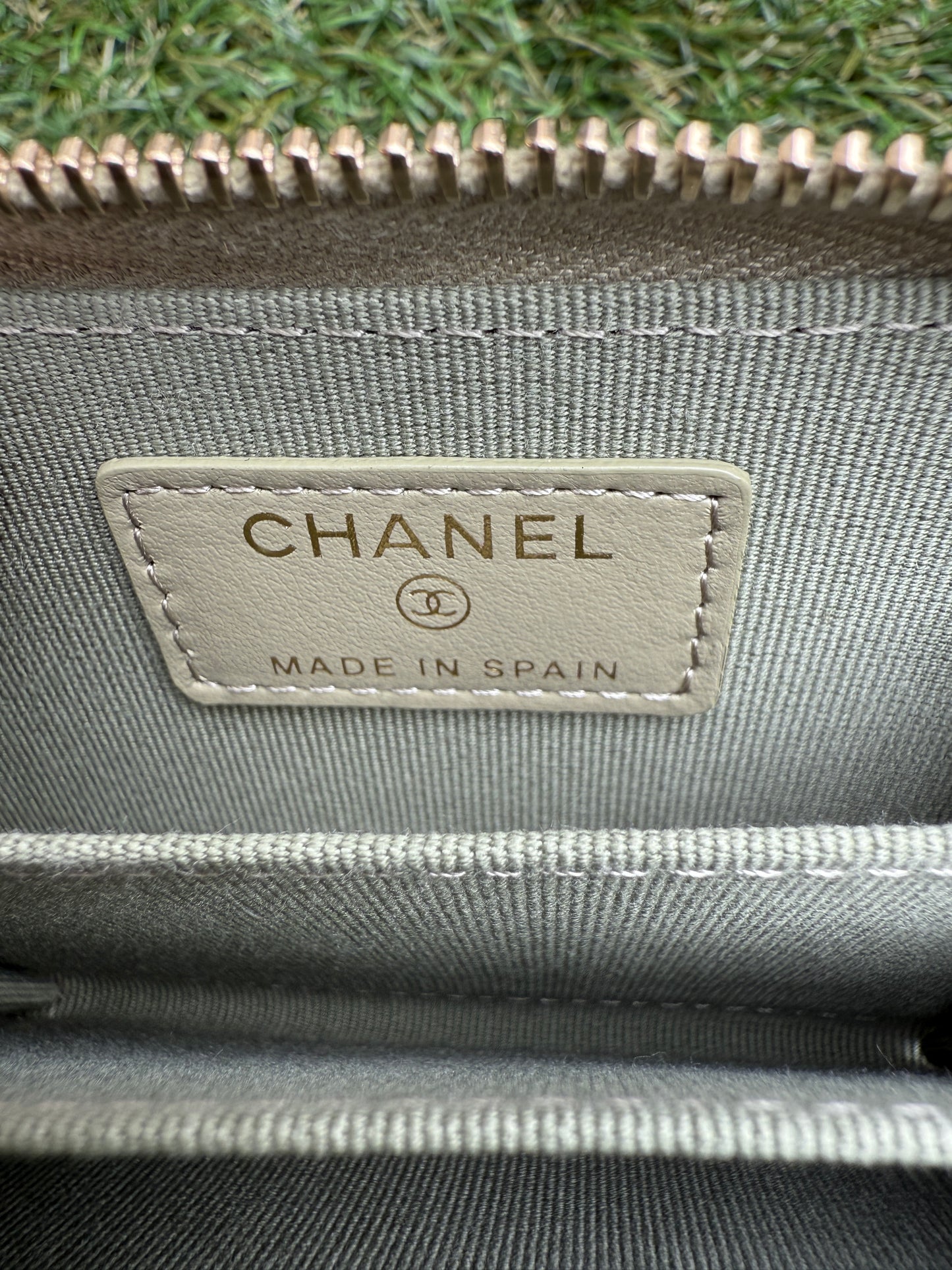 Chanel 25 Classic Zipped Zip Coin Purse Caviar Leather Khaki Green Wallet