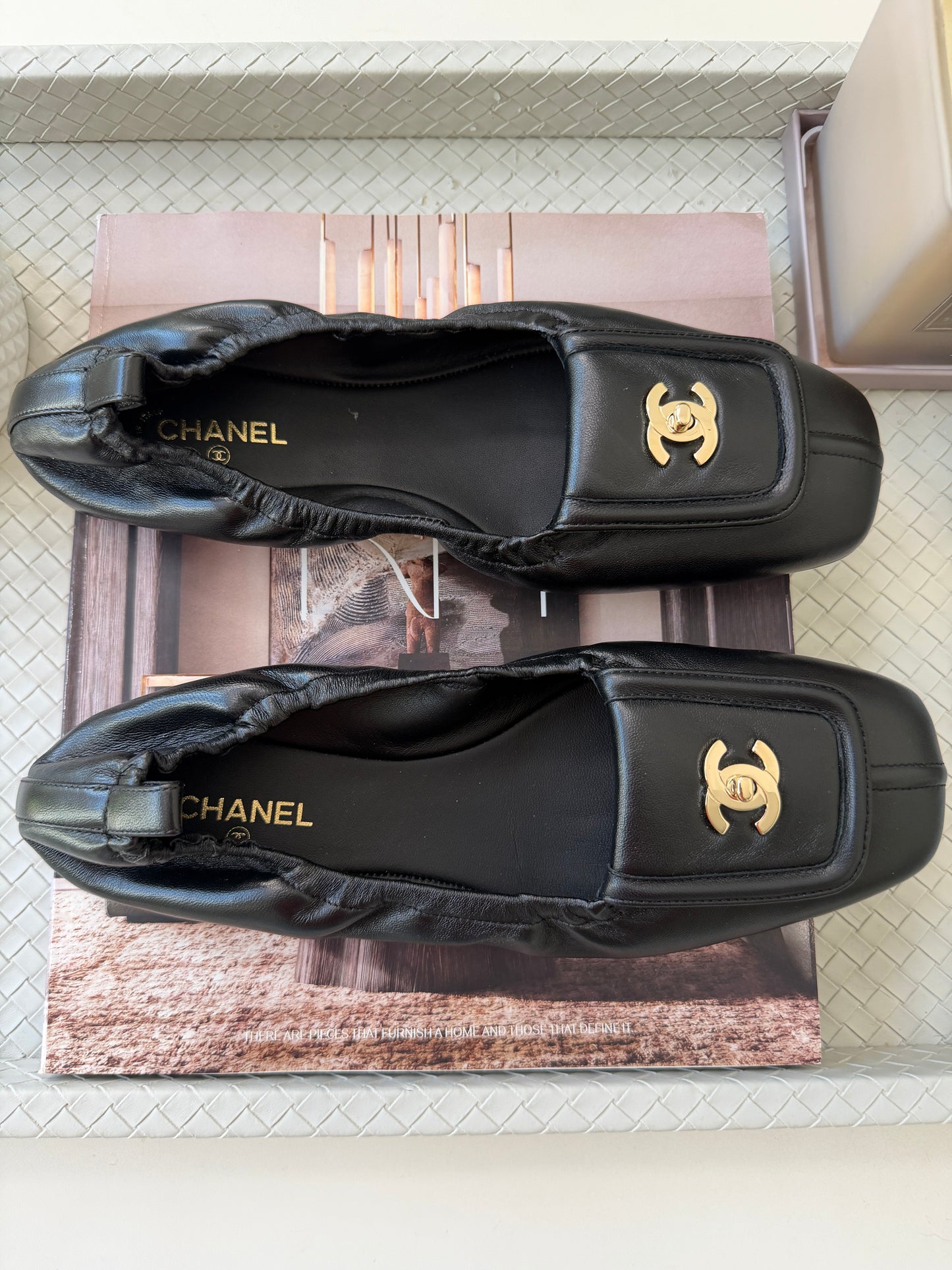 Chanel SS 26 Blazy Black Lambskin Square Toe CC Logo Turn-lock Crunchy Ballet Flats