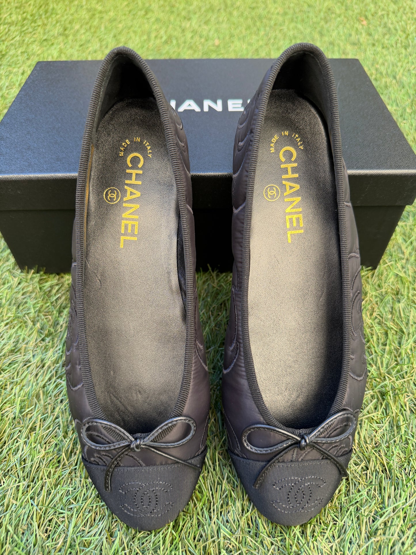 CHANEL CC LOGO CAMELLIA EMBOSSED BLACK NYLON BALLET BALLERINA FLATS CAP TOE