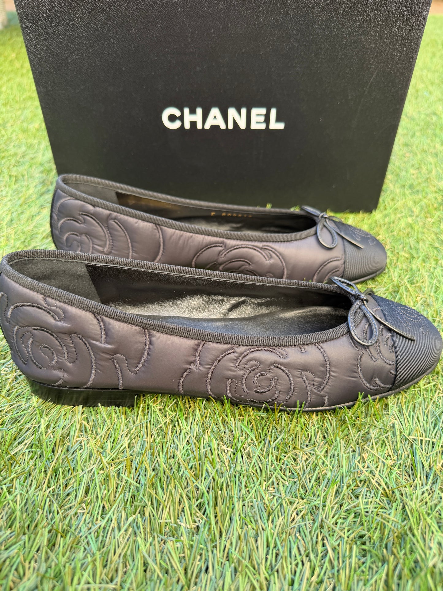 CHANEL CC LOGO CAMELLIA EMBOSSED BLACK NYLON BALLET BALLERINA FLATS CAP TOE