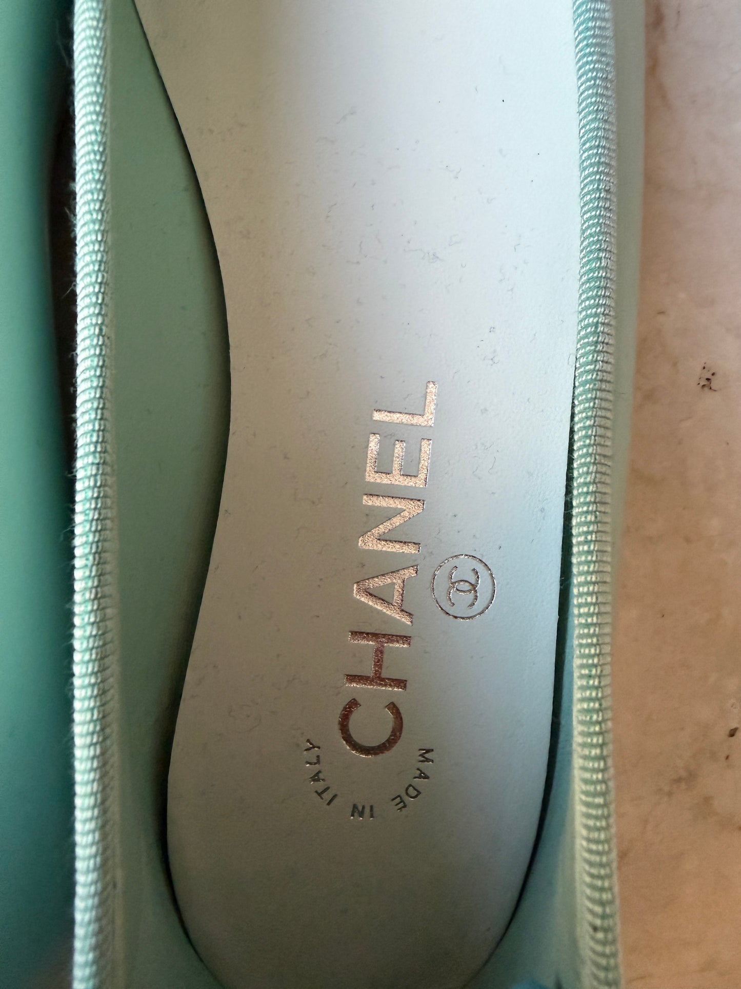 CHANEL MINTY TURQUOISE LIGHT GREEN PATENT LEATHER WHITE CC CAP TOE BALLET BALLERINA FLATS