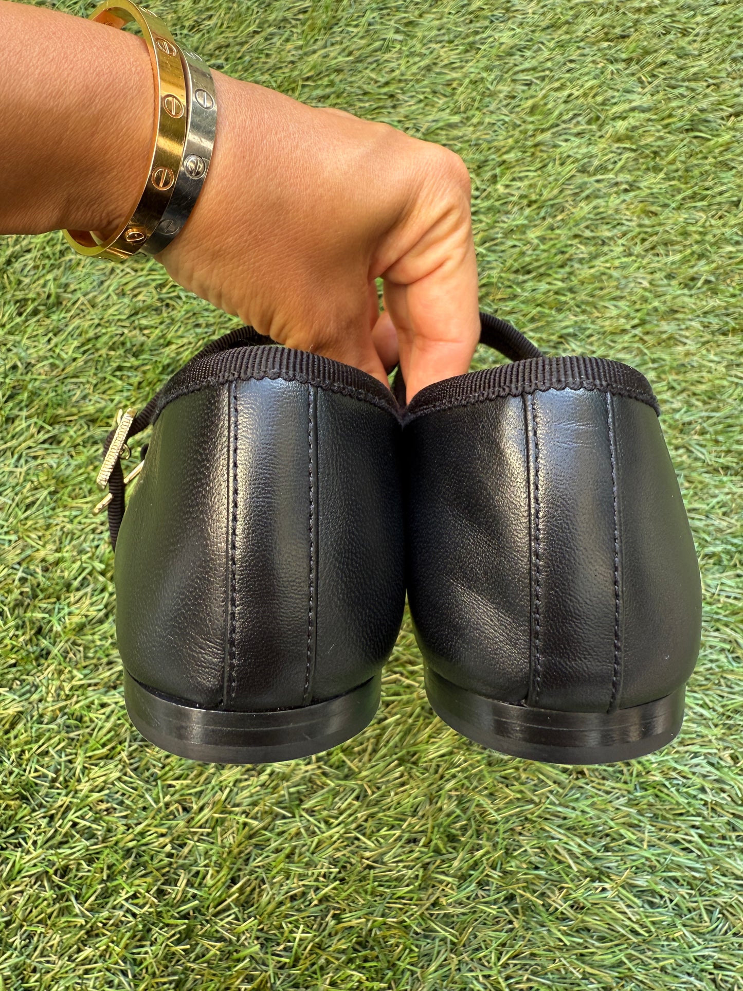 2025 CHANEL CC LOGO BLACK LEATHER CAP TOE MARYJANE BALLET FLATS SHOES GOLD BUCKLE