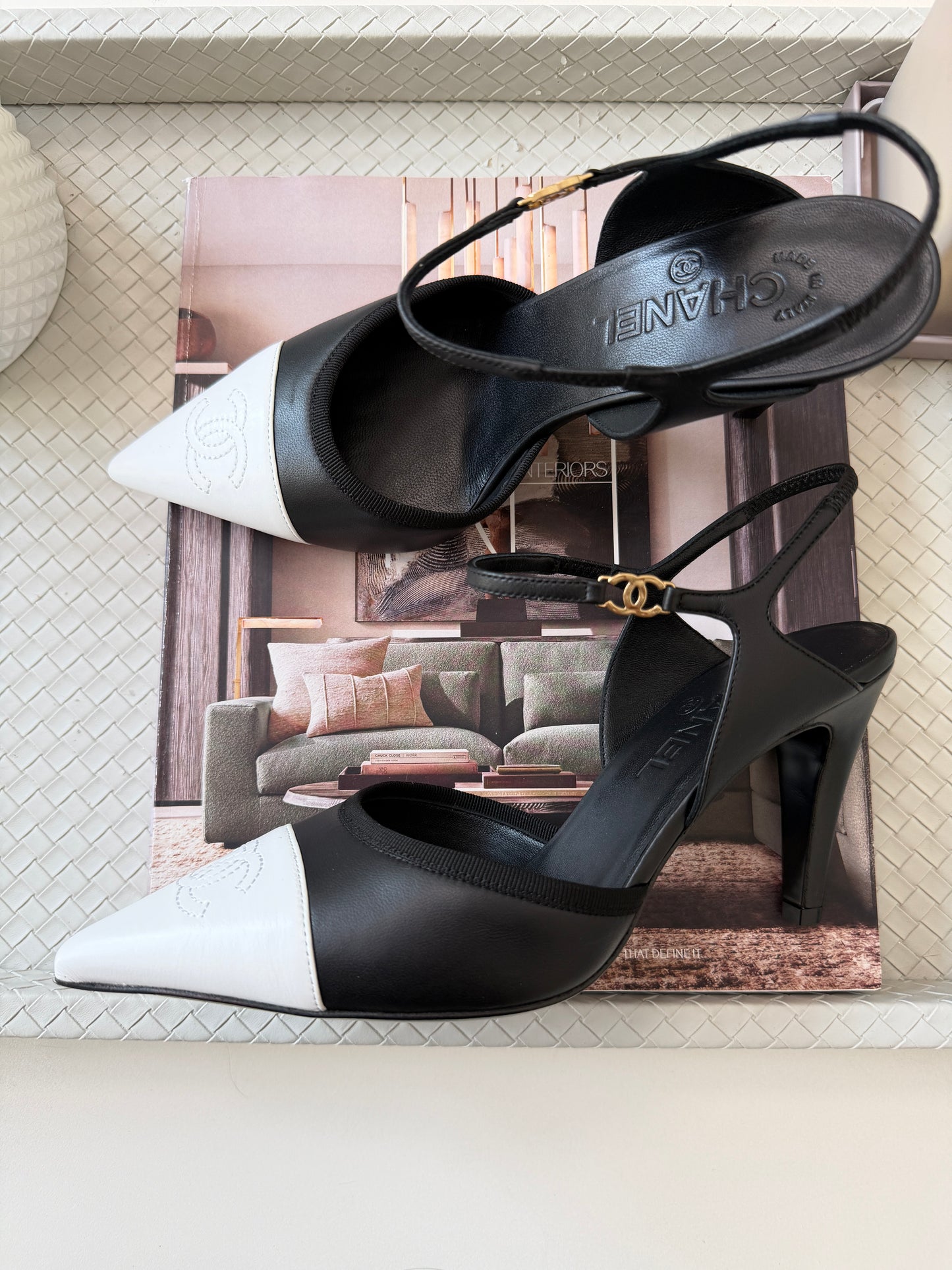CHANEL SS 2026 BLAZY BLACK WHITE TOE LEATHER CC LOGO HEELS SHOES PUMPS SLINGBACKS