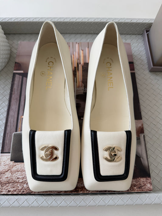 Chanel SS 26 Blazy Ivory Lambskin Square Toe CC Logo Turn-lock Ballet Flats