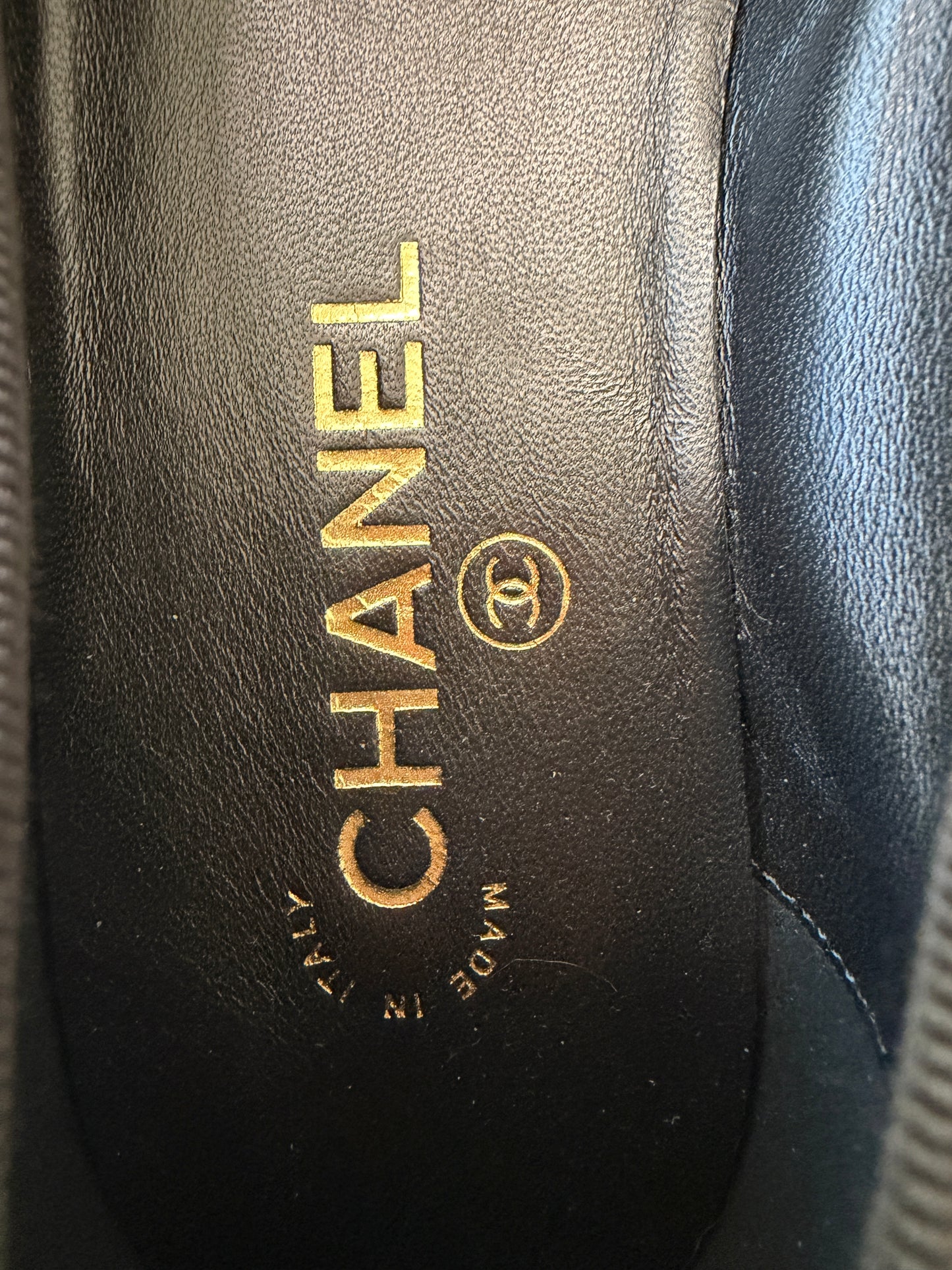 Chanel Cambon 2026 Coco Beach CC Logo Black Leather White Ballet Ballerina Flats