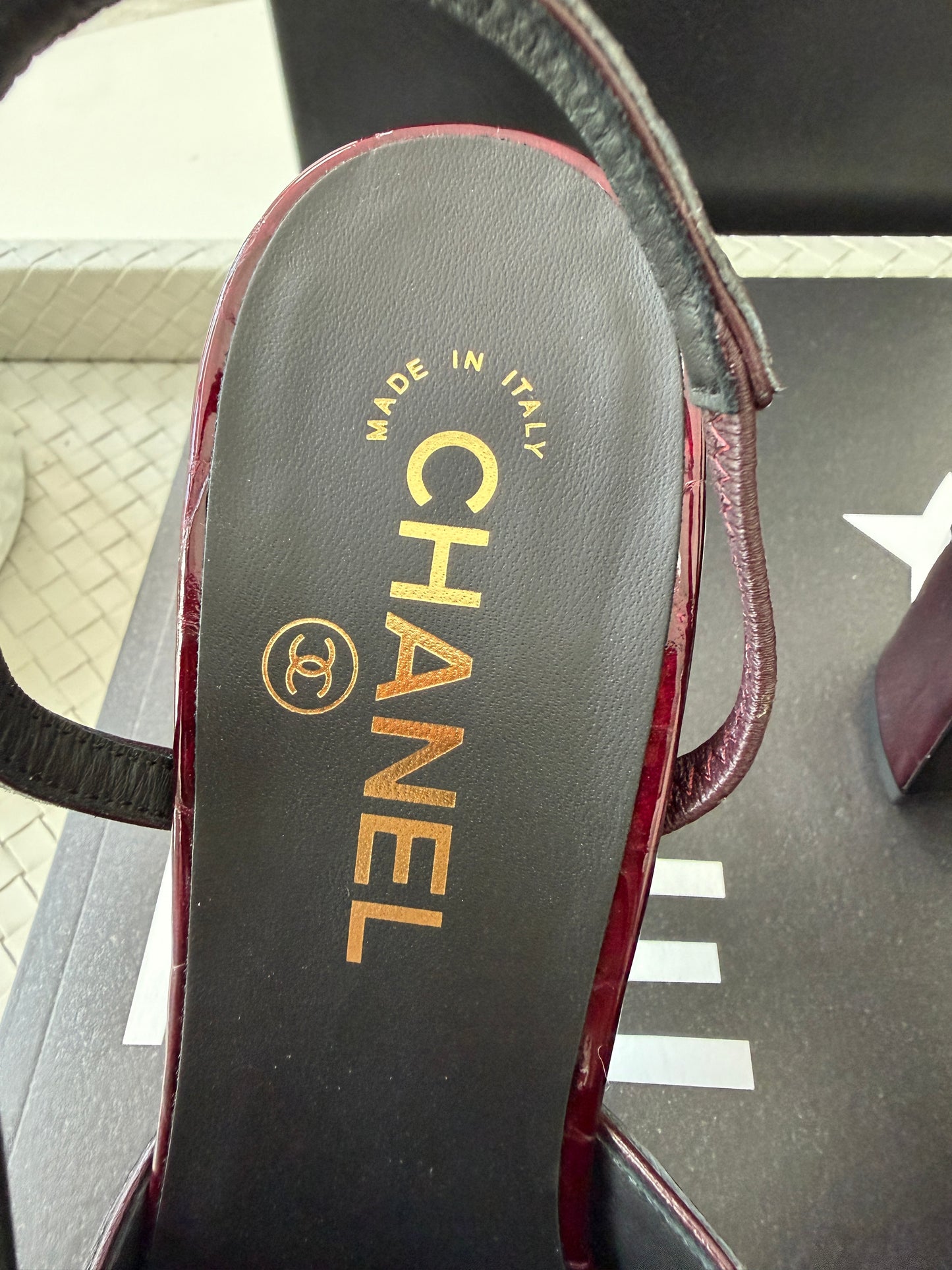 Chanel 26A Coco Sling Burgundy Bordeaux Fonce Croc Embossed Patent Leather Slingback Metiers Dart Pumps Heels
