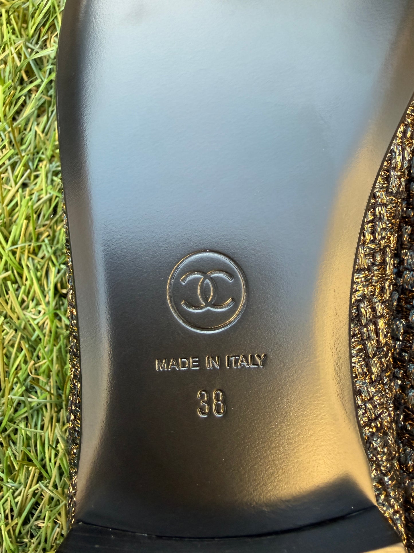 CHANEL CC LOGO GOLD BLACK FABRIC TWEED BALLET BALLETINA FLATS CAP TOE  SHOES