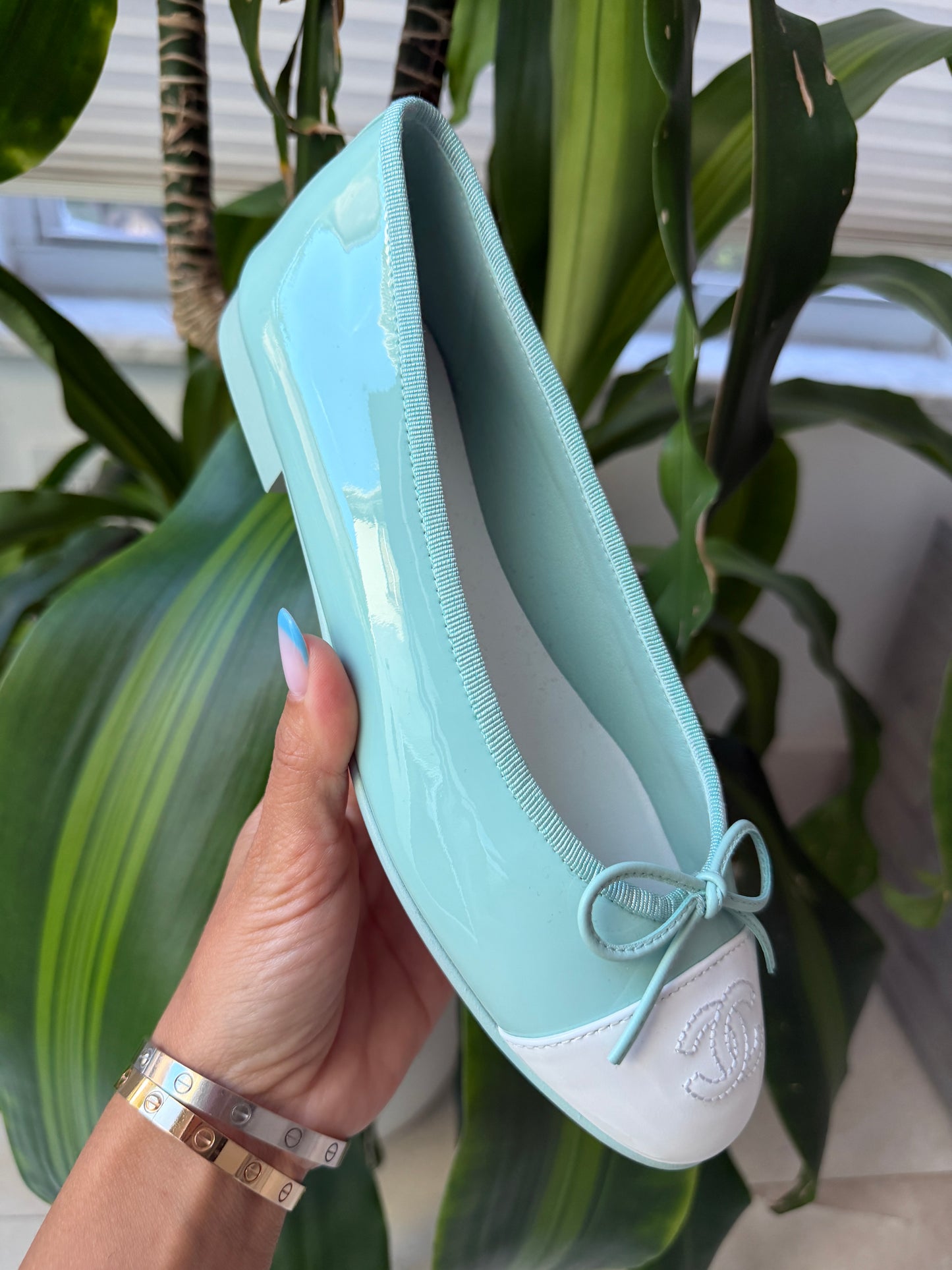 CHANEL MINTY TURQUOISE LIGHT GREEN PATENT LEATHER WHITE CC CAP TOE BALLET BALLERINA FLATS