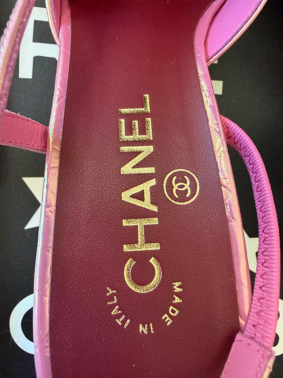Chanel 26K Sling Crocodile Croc Embossed Patent Slingbacks Iridescent Pink Pumps