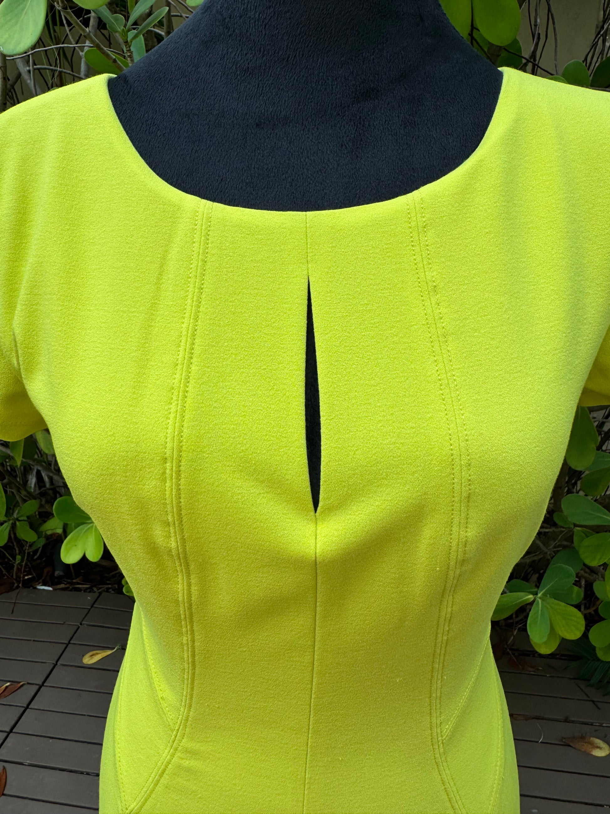 BCBG Maxazria Chloe Dark Lime Yellow Green Short Mini Dress Pre-Owned Miami Lux Boutique BCBG Maxazria Chloe Dark Lime Yellow Green Short Mini Dress Pre-Owned Miami Lux Boutique