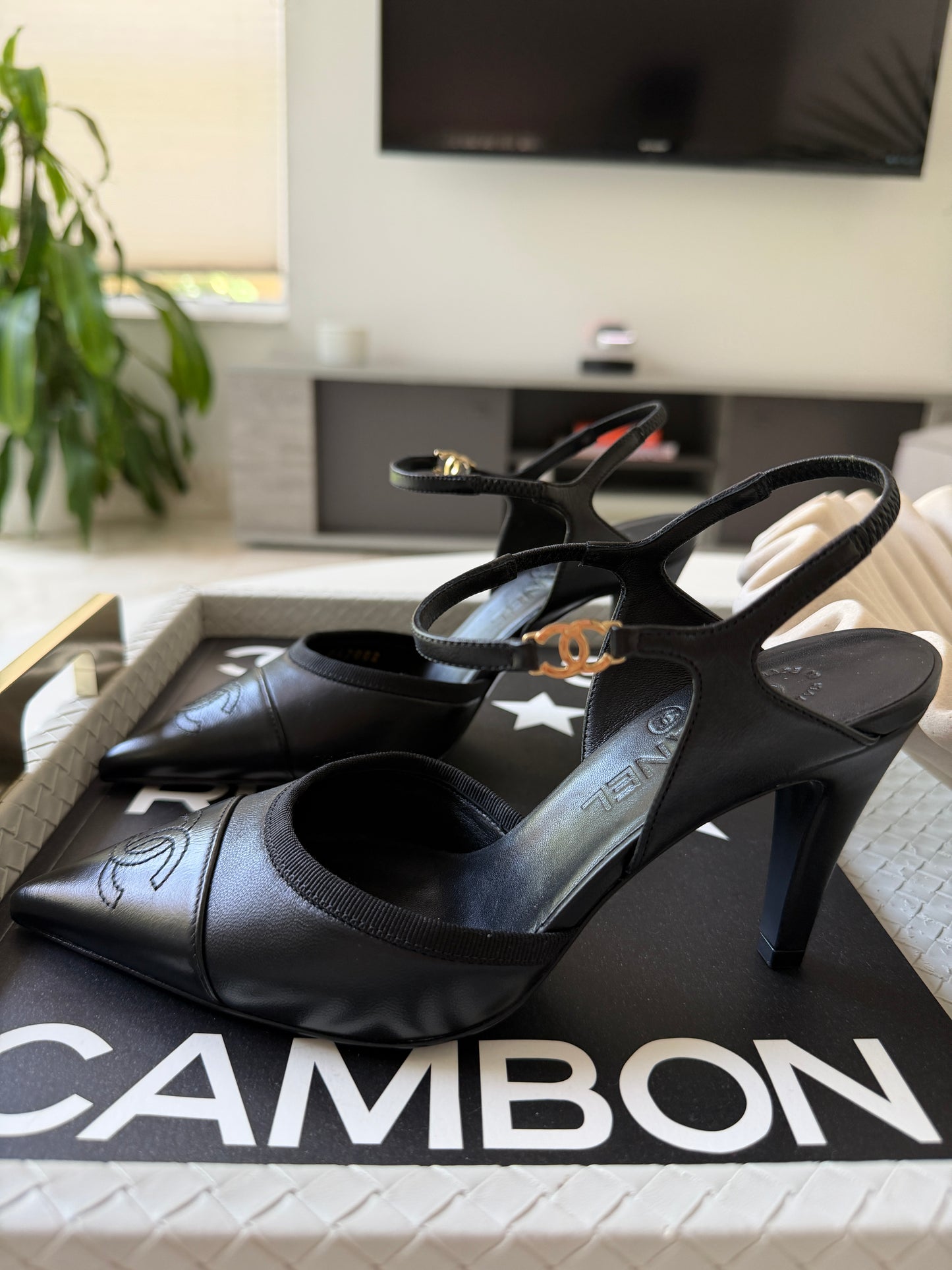 CHANEL SS 2026 BLAZY BLACK CAP POINTED TOE LEATHER CC LOGO HEELS SHOES PUMPS SLINGBACKS
