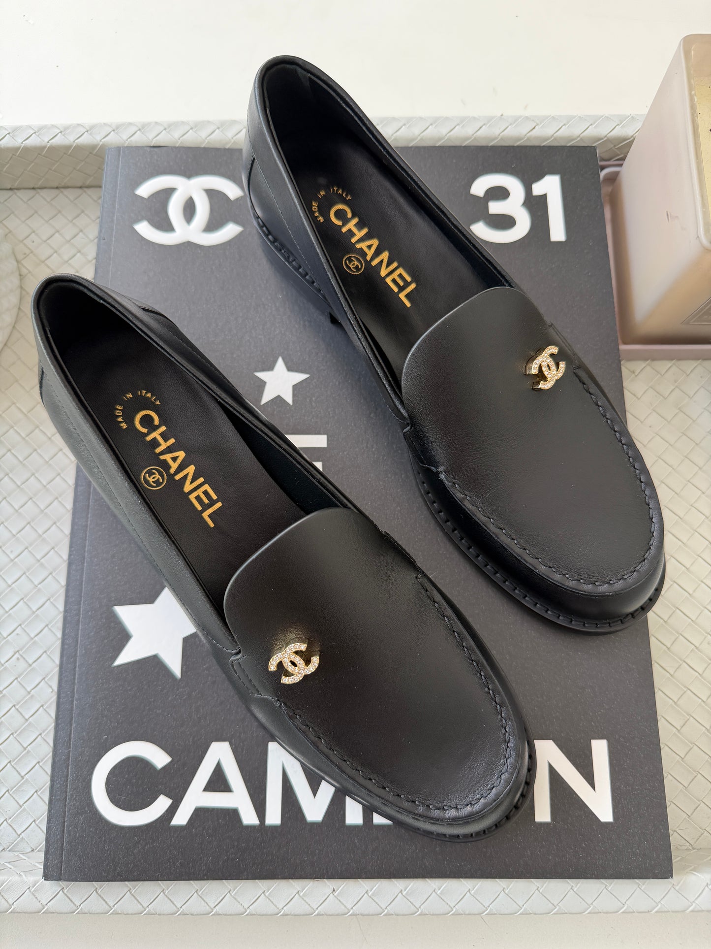Chanel Metiers D’art 26 Strass CC Logo Black Leather Oxford Loafers Flats Shoes Moccasins