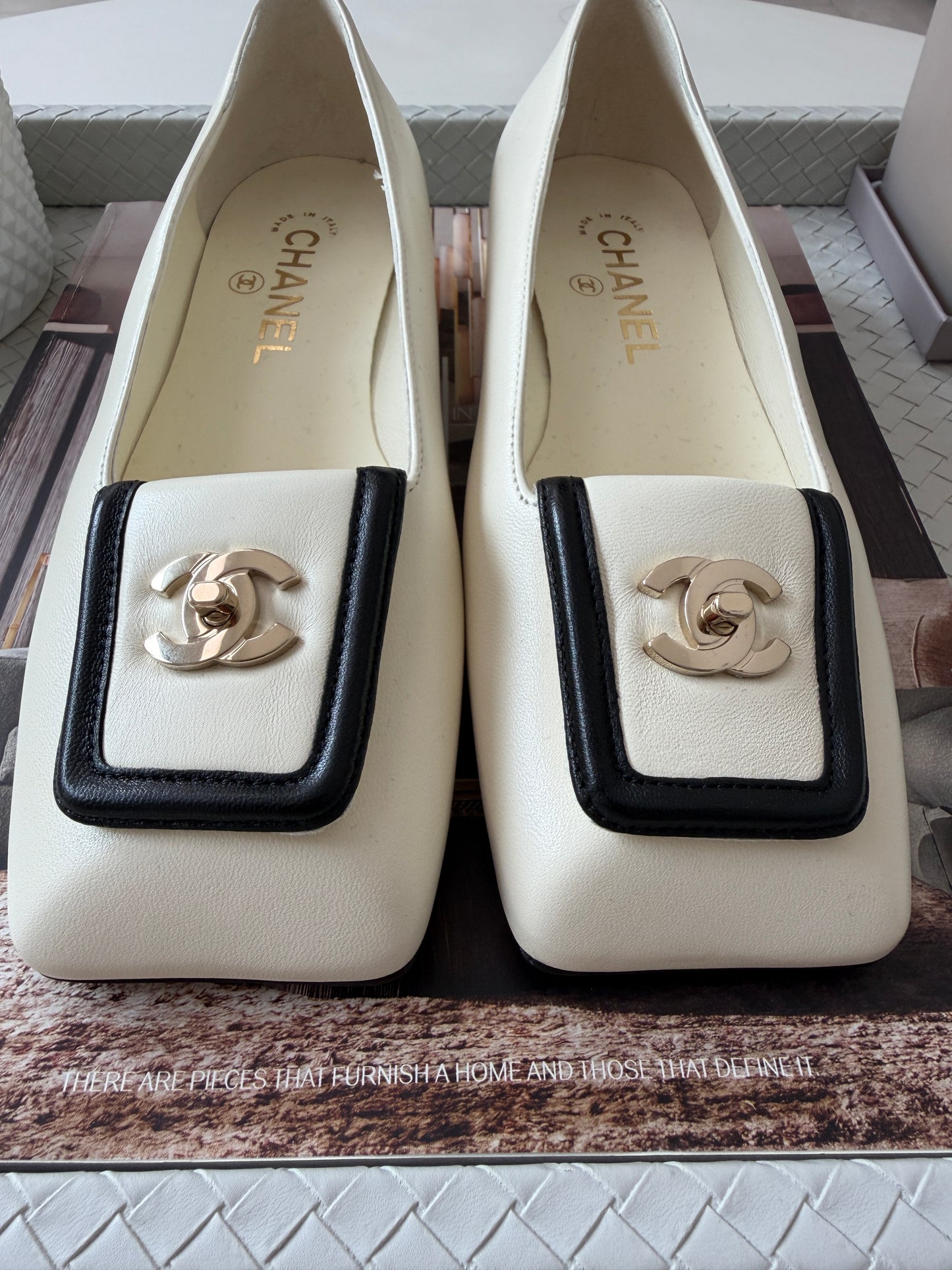 Chanel SS 26 Blazy Ivory Lambskin Square Toe CC Logo Turn-lock Ballet Flats
