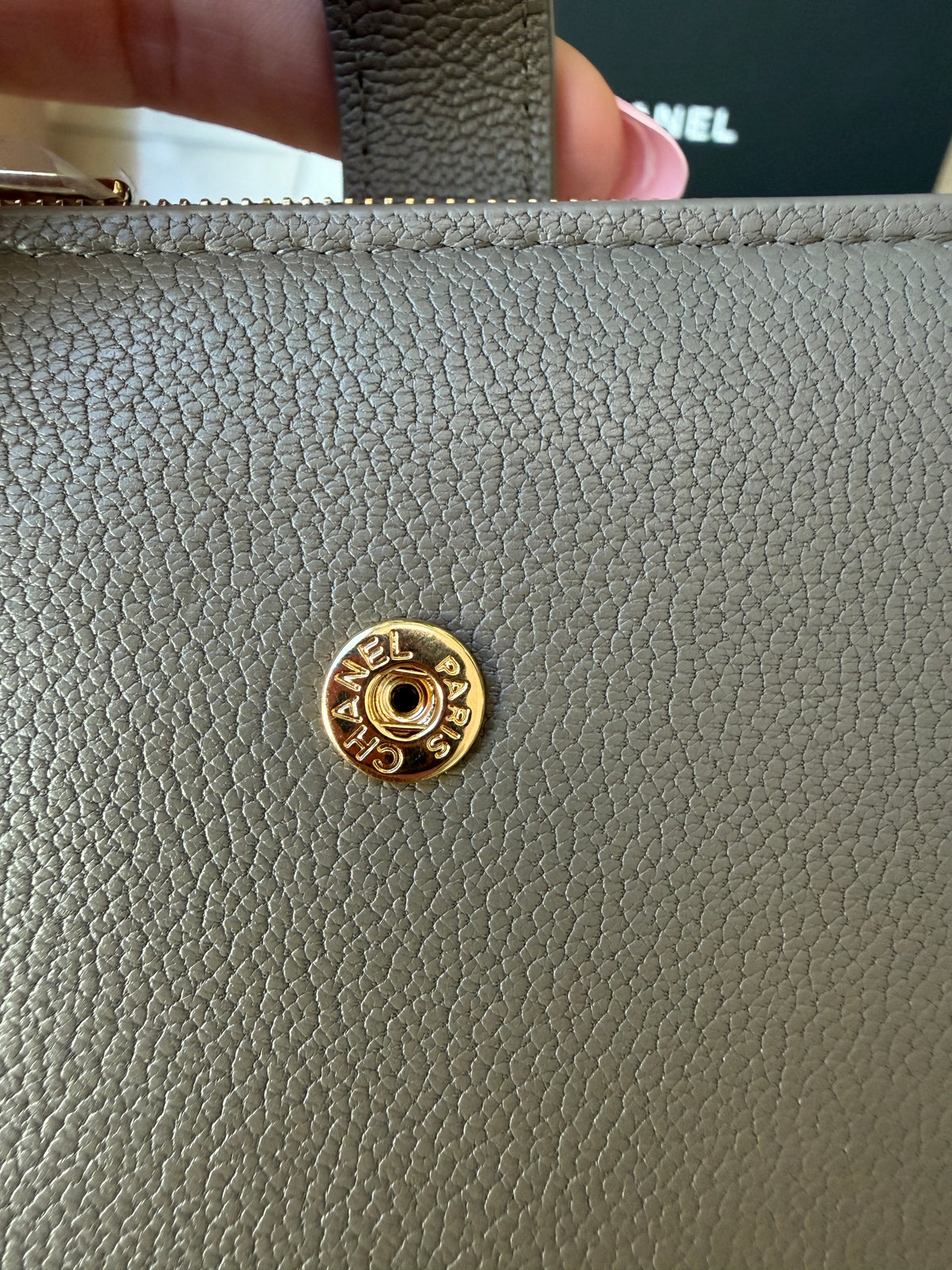 Chanel Metier’s d’Art 26A Bifold Dark Khaki Fonce Chèvre Leather Gold CC Logo Small Wallet Card Holder