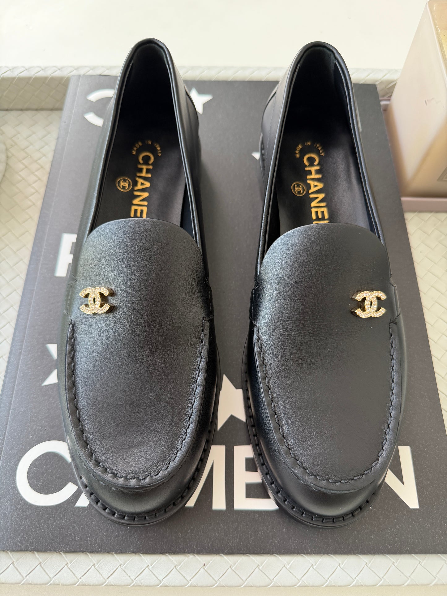 Chanel Metiers D’art 26 Strass CC Logo Black Leather Oxford Loafers Flats Shoes Moccasins
