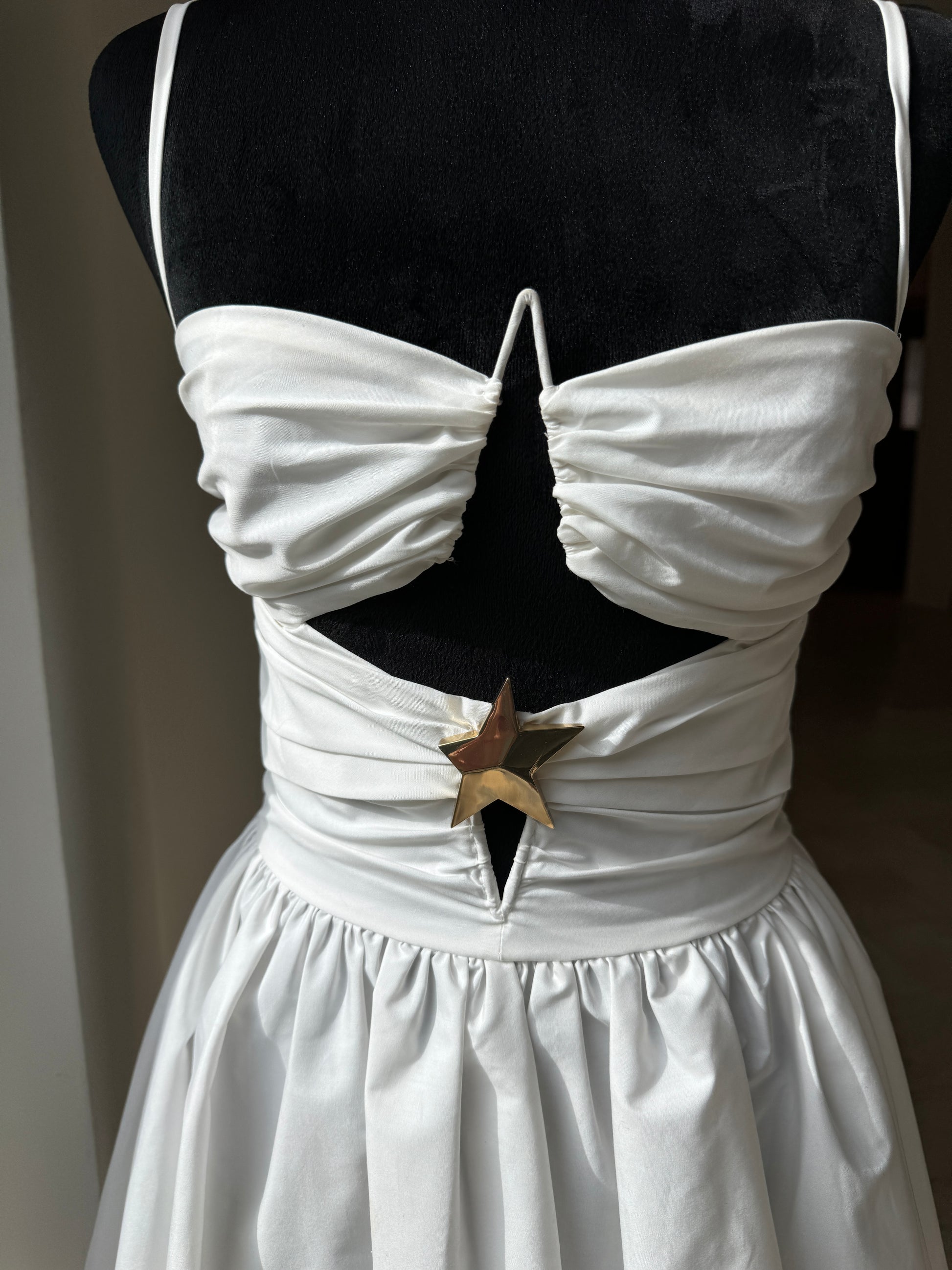 $795 Area Gold Golden Star Cut Out Poplin Gathered Cotton White Mini D Miami Lux Boutique $795 Area Gold Golden Star Cut Out Poplin Gathered Cotton White Mini D Miami Lux Boutique