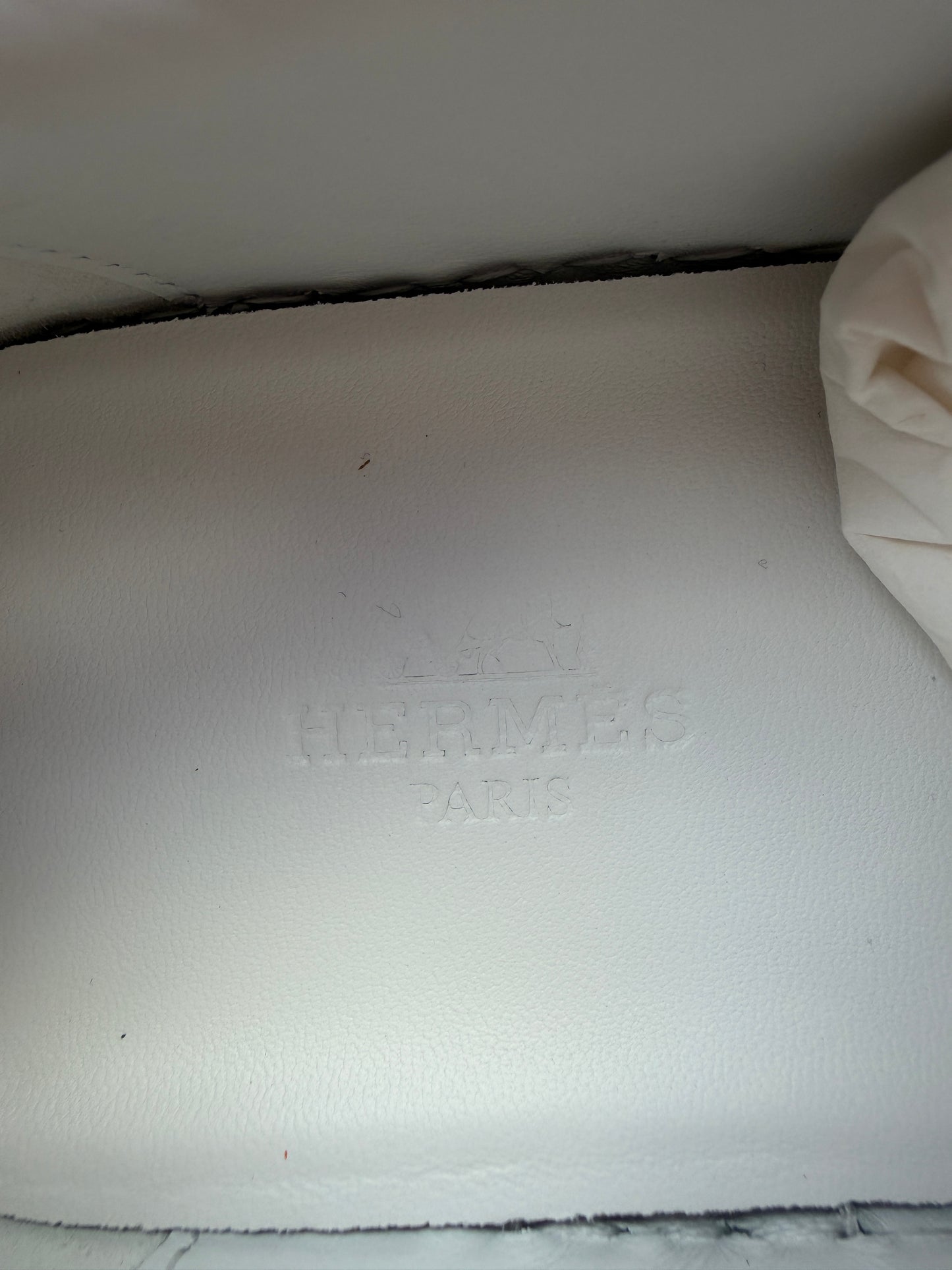 $1.7K HERMES KELLY BUCKLE DAY WHITE BLANC LEATHER WITH ROSE GOLD HW SNEAKERS