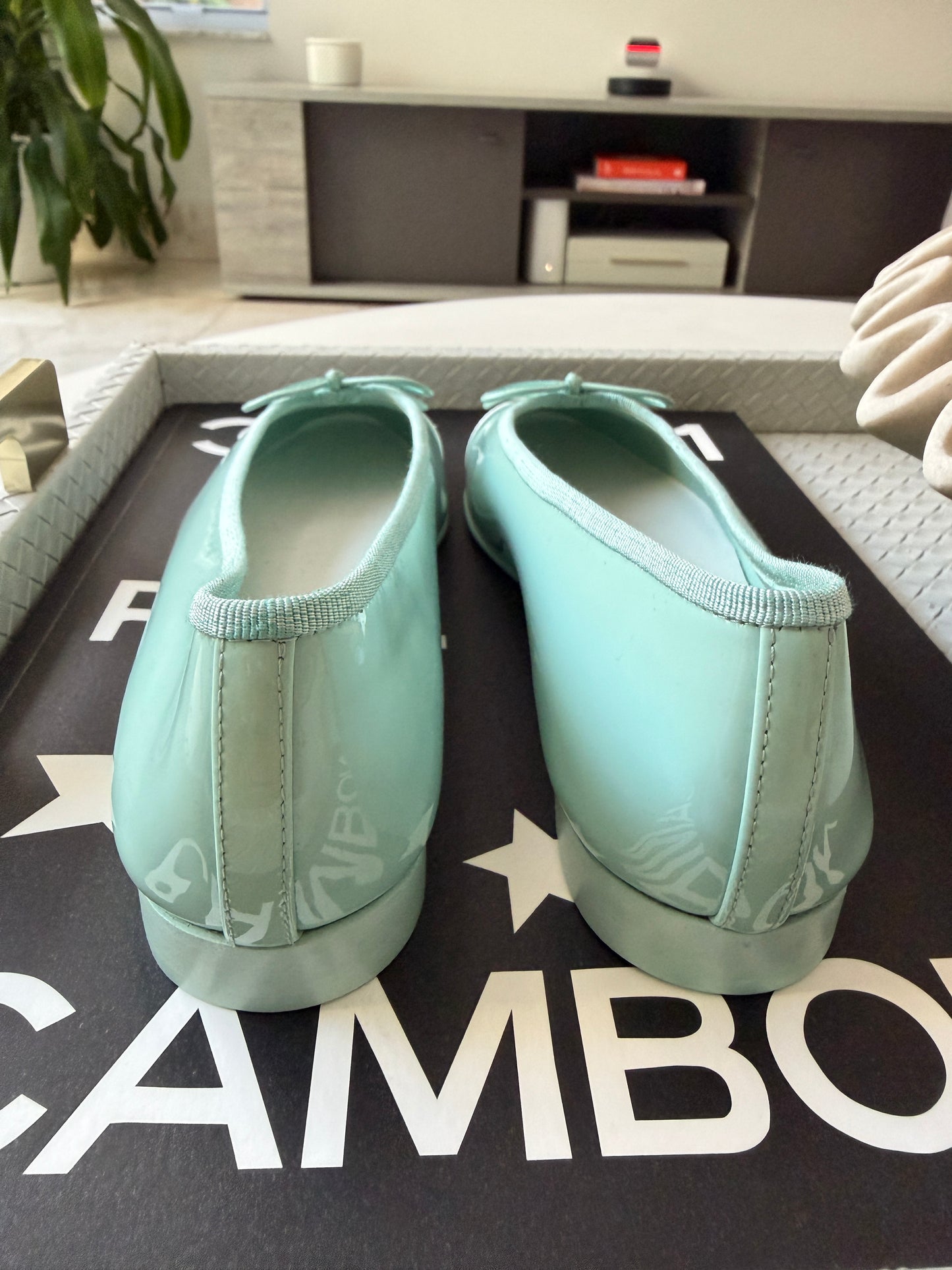 CHANEL MINTY TURQUOISE LIGHT GREEN PATENT LEATHER WHITE CC CAP TOE BALLET BALLERINA FLATS